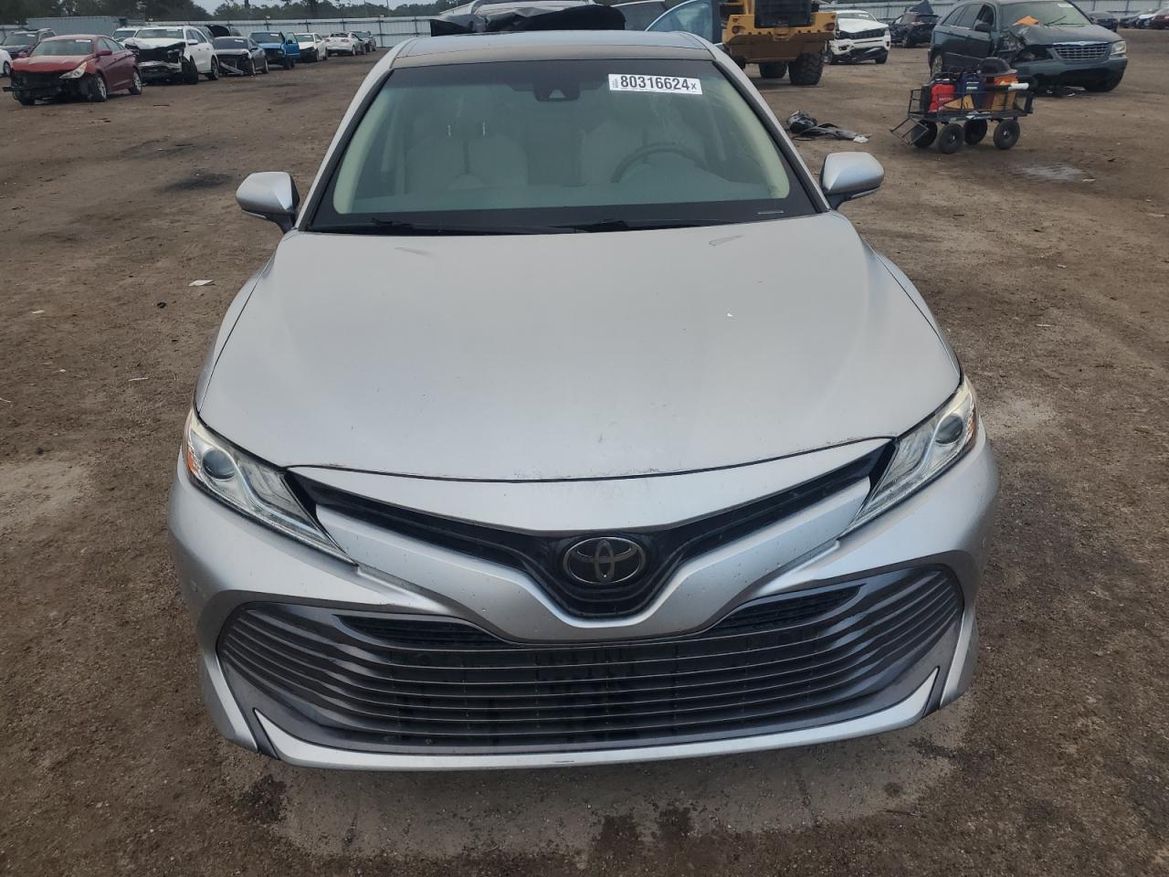 2018 Toyota Camry VIN 4T1B11HKXJU090569 Copart auction photo, side damage thumbnail 5
