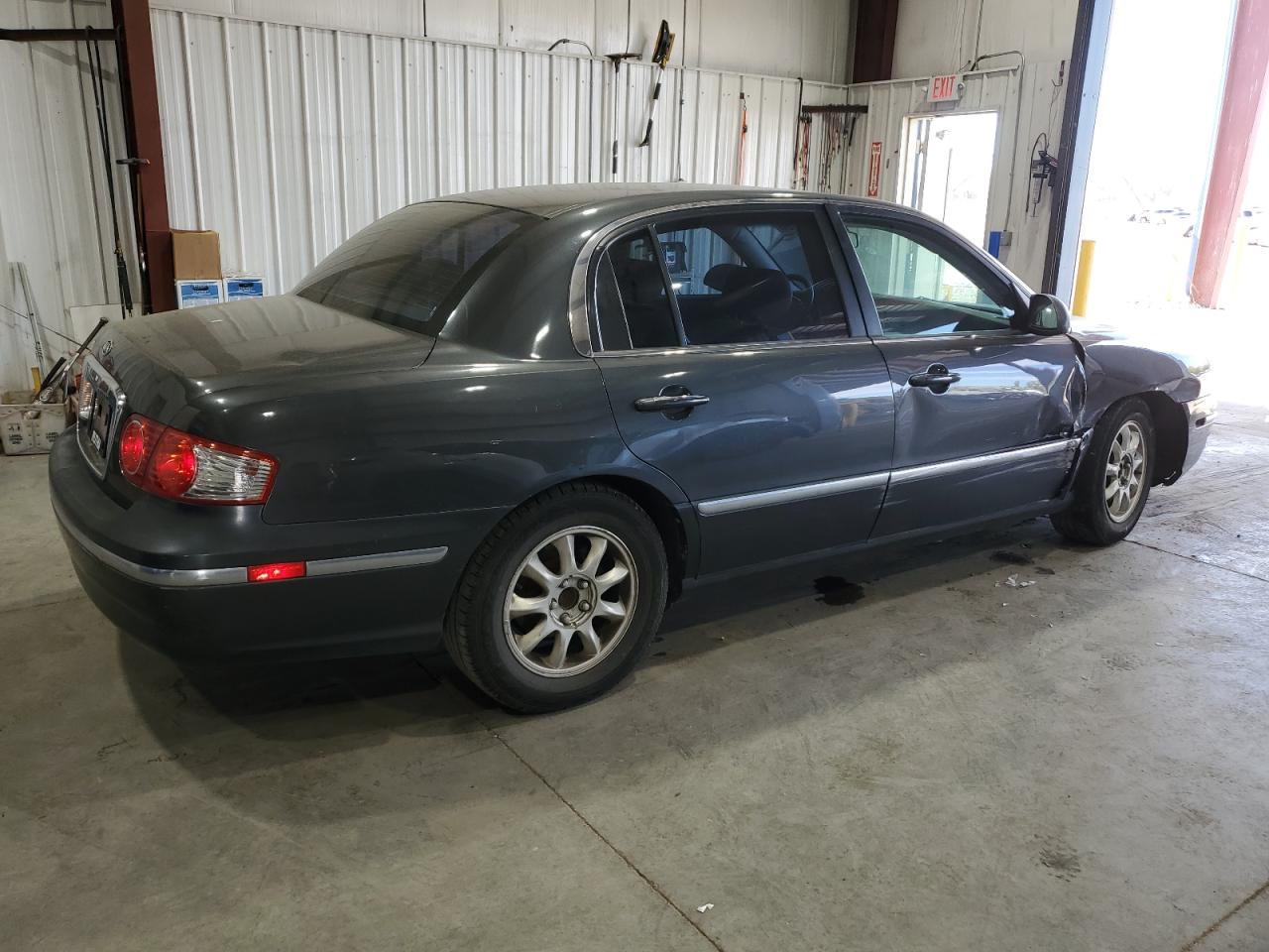 2004 KIA Amanti VIN KNALD124145023123 Copart auction photo, all over / hail damage thumbnail 3