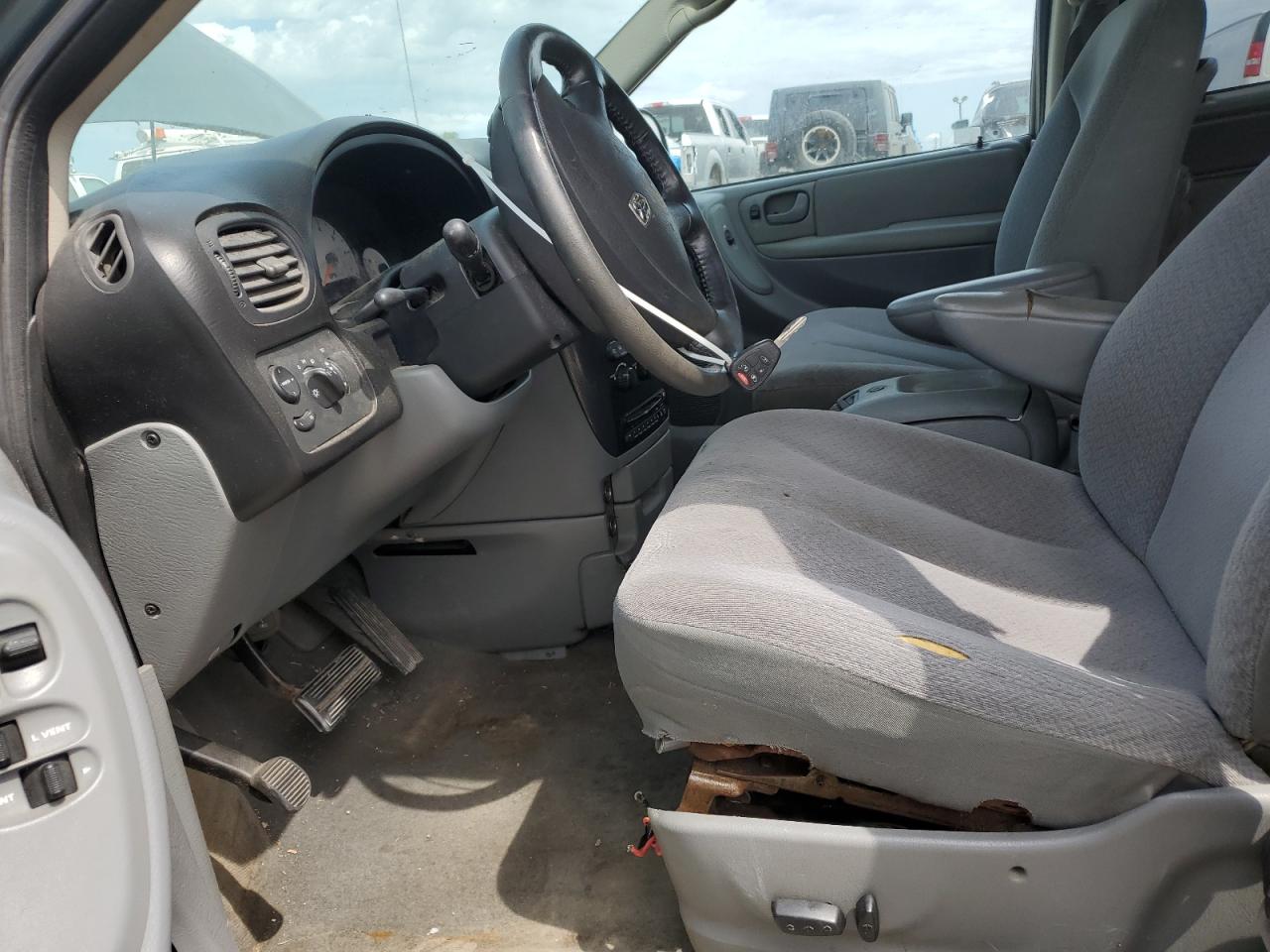 2006 Dodge Caravan VIN 2D4GP44L16R782476 Copart auction photo, front end / minor dent/scratches damage thumbnail 7