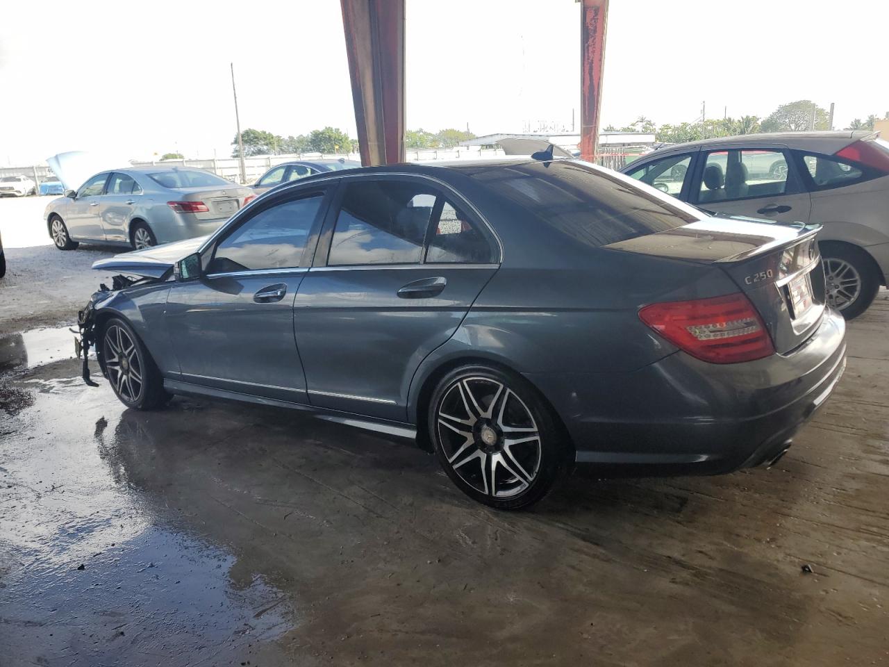 2014 Mercedes-Benz C-klasse VIN WDDGF4HB8EA929144 Copart auction photo, front end damage thumbnail 2