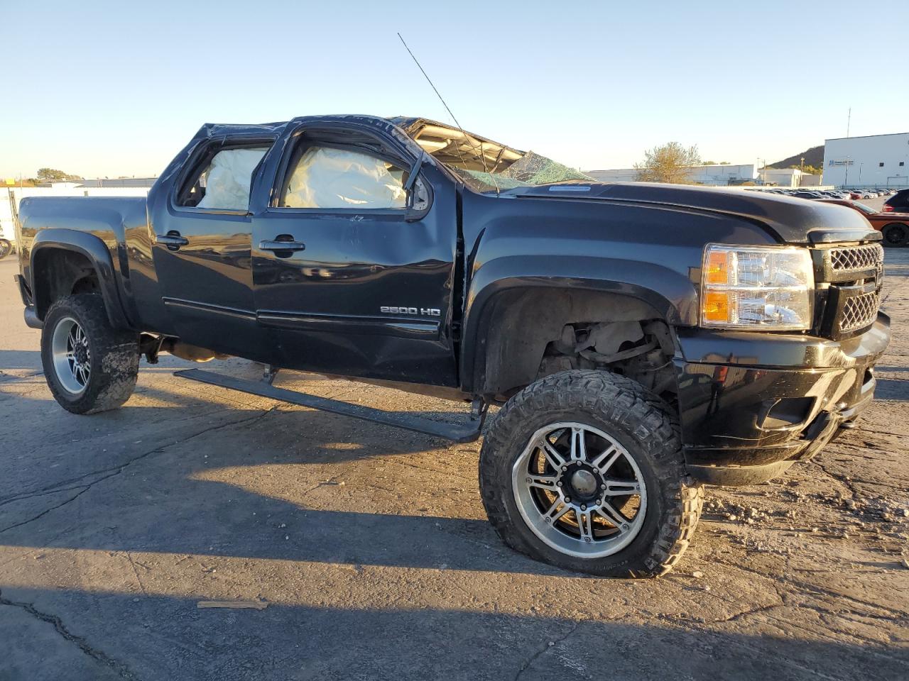 2013 Chevrolet Silverado VIN 1GC1KYE8XDF101111 Copart auction photo, all over / minor dent/scratches damage thumbnail 4