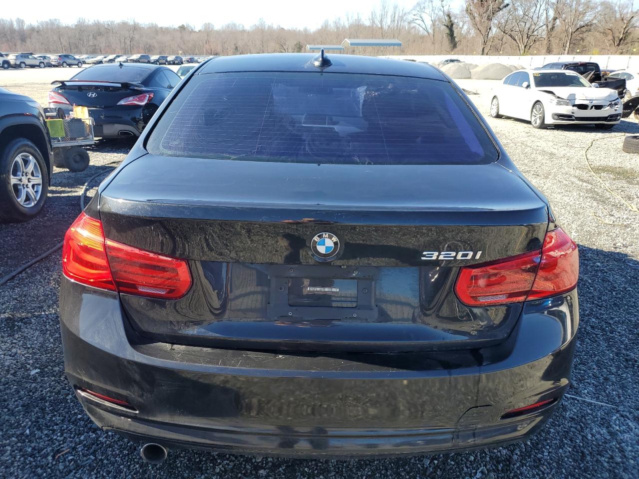2018 BMW 3er VIN WBA8E1G51JNU91823 Copart auction photo, side / front end damage thumbnail 6