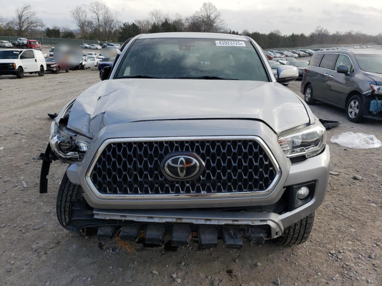 2019 Toyota Tacoma VIN 5TFCZ5AN8KX174872 Copart auction photo, front end / side damage thumbnail 5