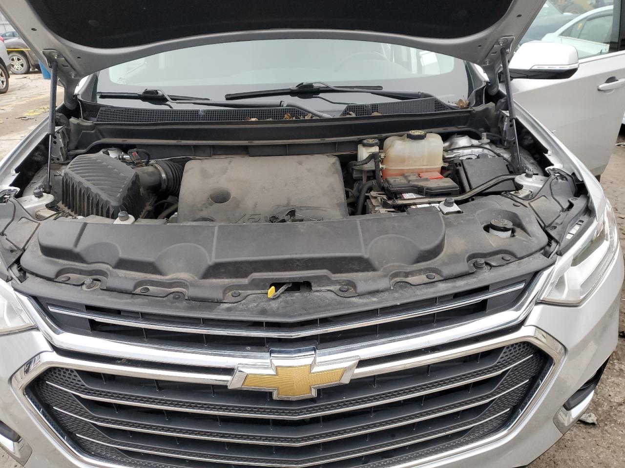 2018 Chevrolet Traverse VIN 1GNEVGKW4JJ212596 Copart auction photo, front end damage thumbnail 11