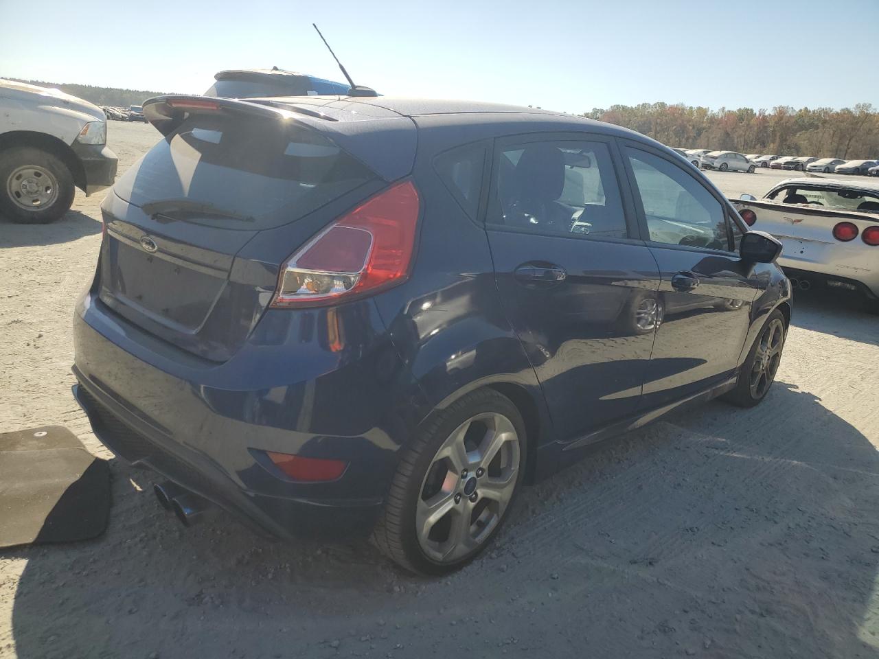 2016 Ford Fiesta VIN 3FADP4GX2GM173314 Copart auction photo, front end / minor dent/scratches damage thumbnail 3