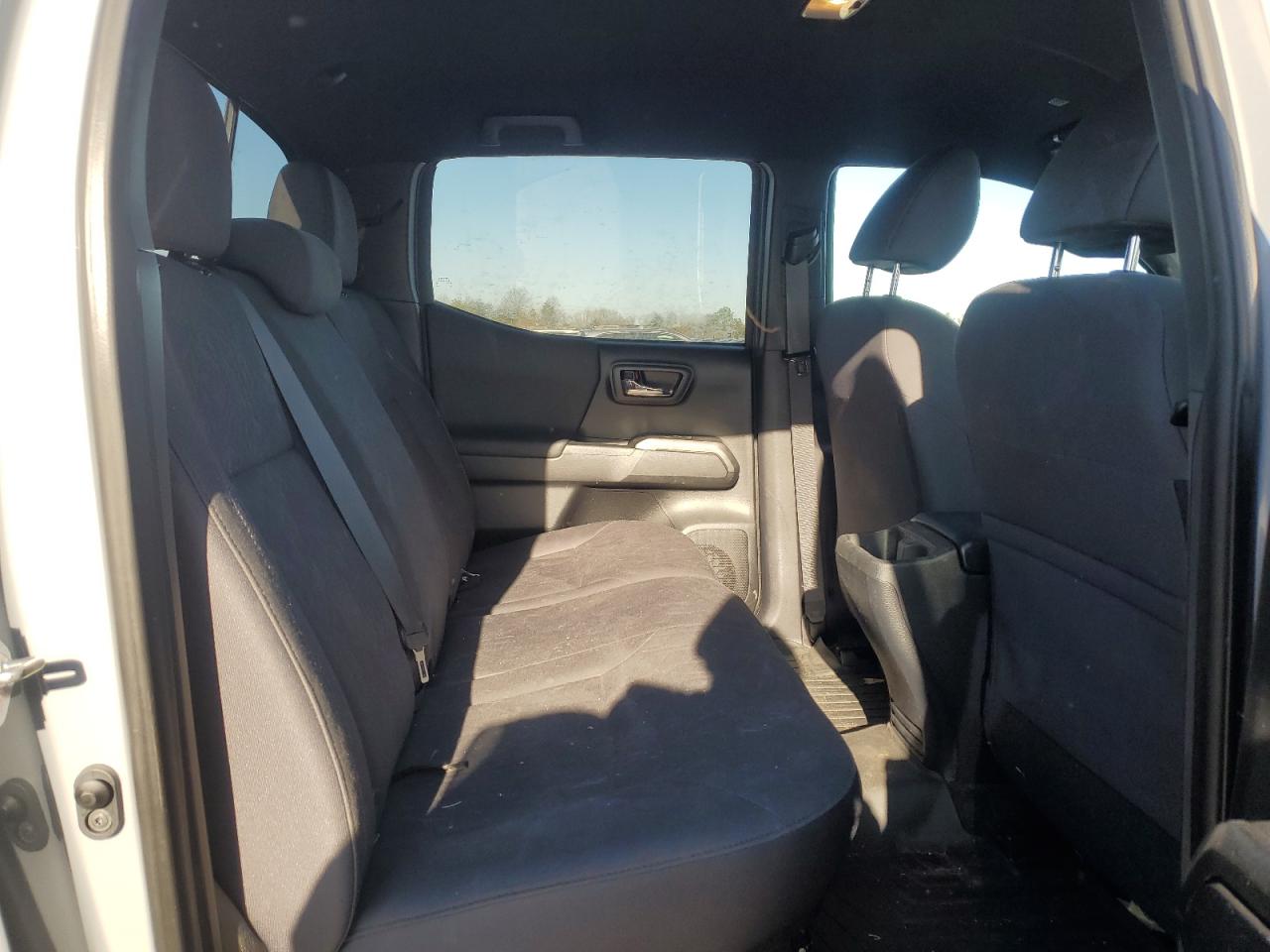 2019 Toyota Tacoma VIN 5TFCZ5AN5KX174229 Copart auction photo, front end / minor dent/scratches damage thumbnail 10
