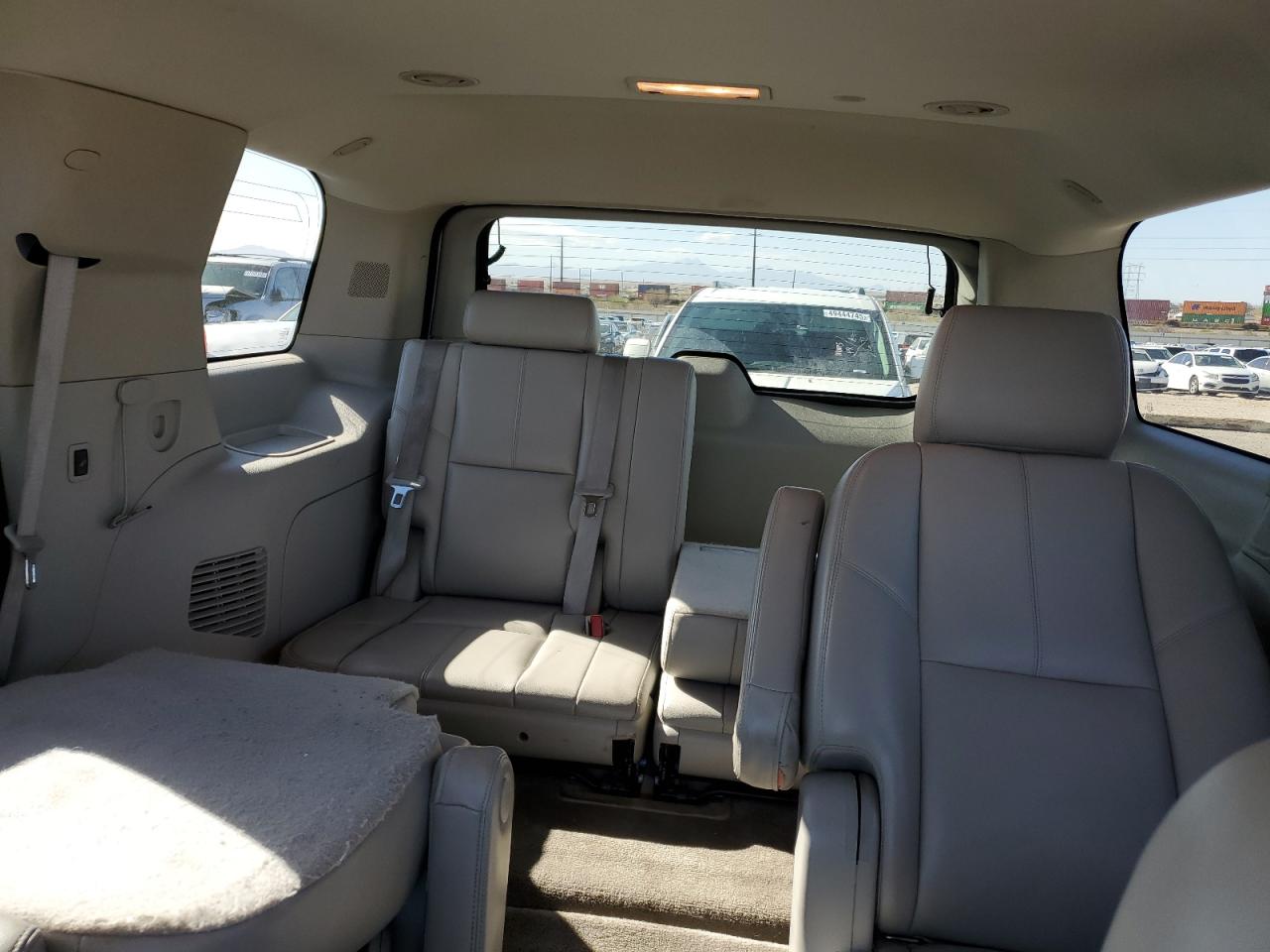 2011 Chevrolet Tahoe VIN 1GNSKBE05BR361835 Copart auction photo, normal wear damage thumbnail 10