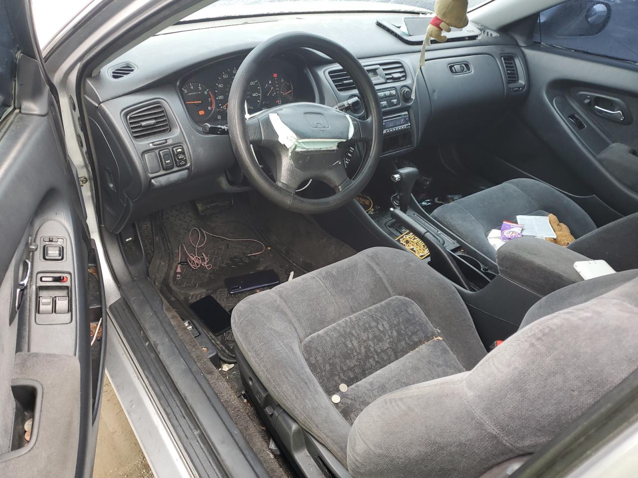 2000 Honda Accord VIN 1HGCG3276YA032009 Copart auction photo, front end damage thumbnail 8