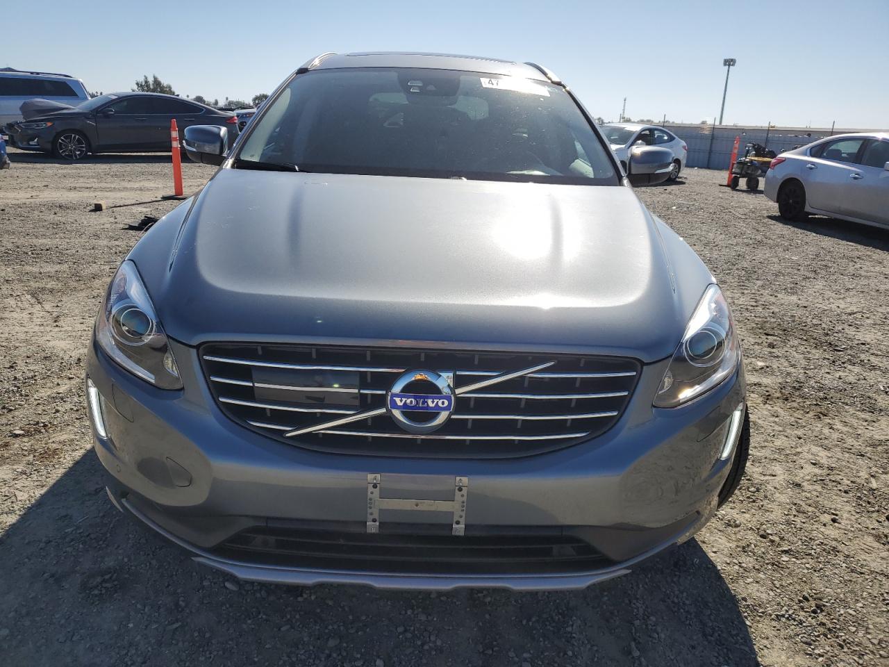 2016 Volvo XC60 VIN YV449MDMXG2813689 Copart auction photo, side damage thumbnail 5