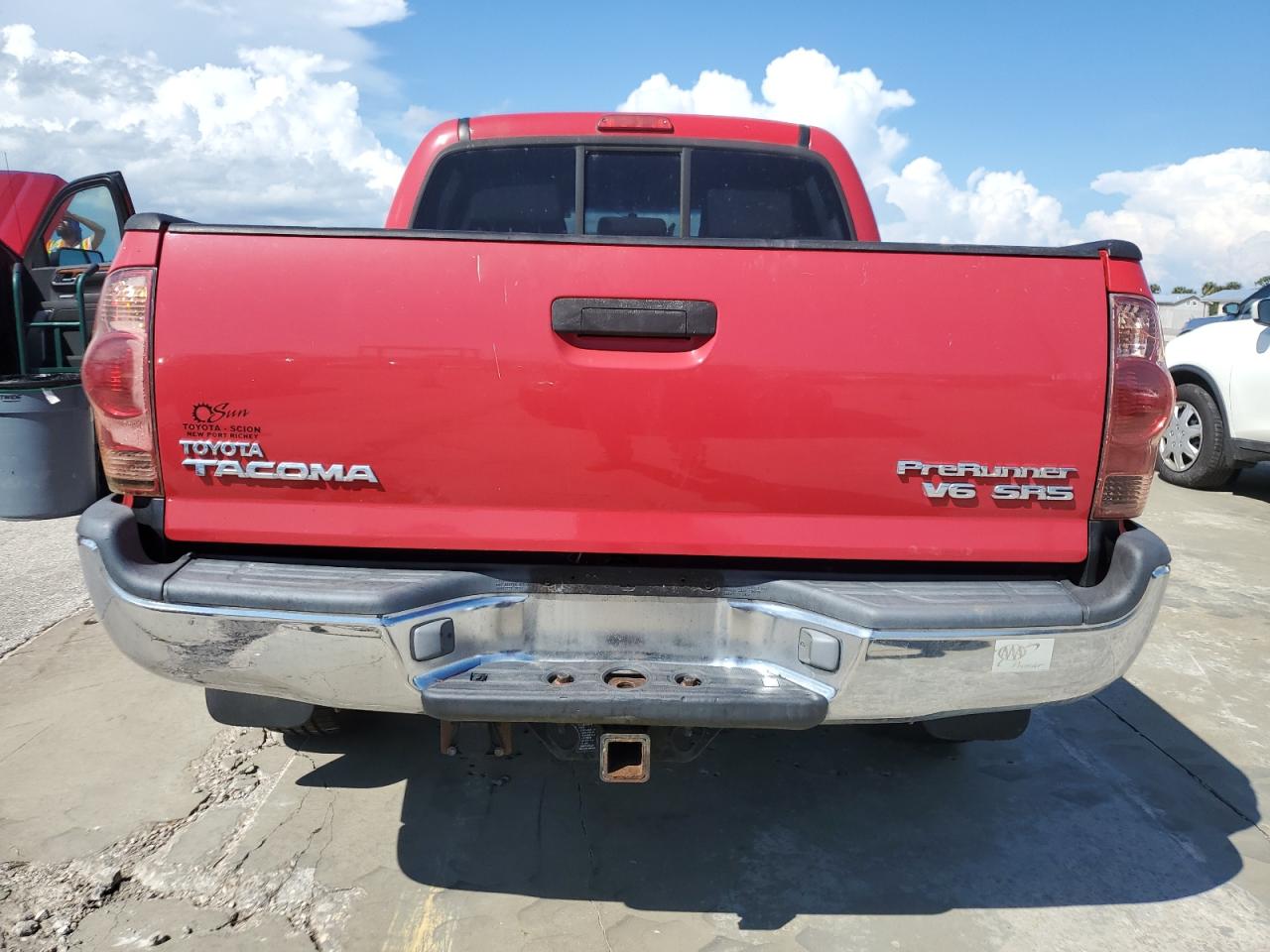 2006 Toyota Tacoma VIN 3TMJU62N56M010338 Copart auction photo, water/flood / minor dent/scratches damage thumbnail 6