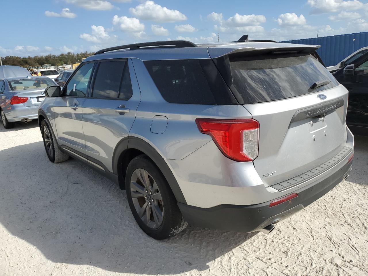 2021 Ford Explorer VIN 1FMSK7DH2MGB32911 Copart auction photo, water/flood damage thumbnail 2