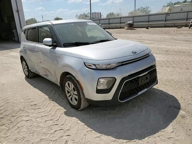 2020 KIA Soul VIN KNDJ23AU7L7117118 Copart auction photo, side / minor dent/scratches damage thumbnail 12