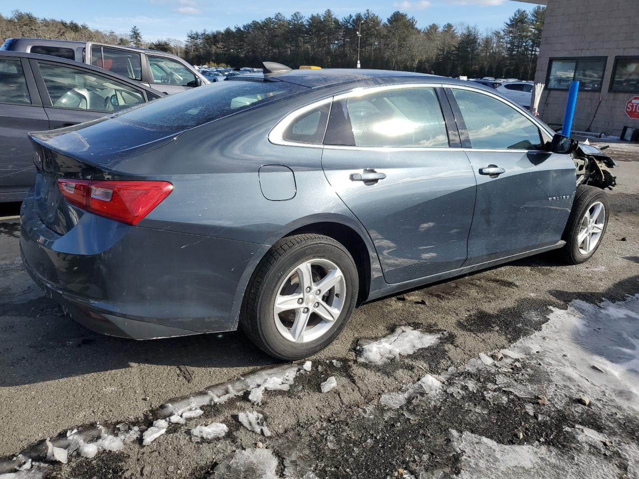 2019 Chevrolet Malibu VIN 1G1ZC5ST9KF153200 Copart auction photo, front end / minor dent/scratches damage thumbnail 3