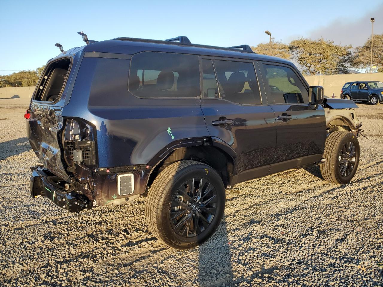 2024 Lexus GX VIN JTJTBCDX4R5028672 Copart auction photo, front end / rear end damage thumbnail 3