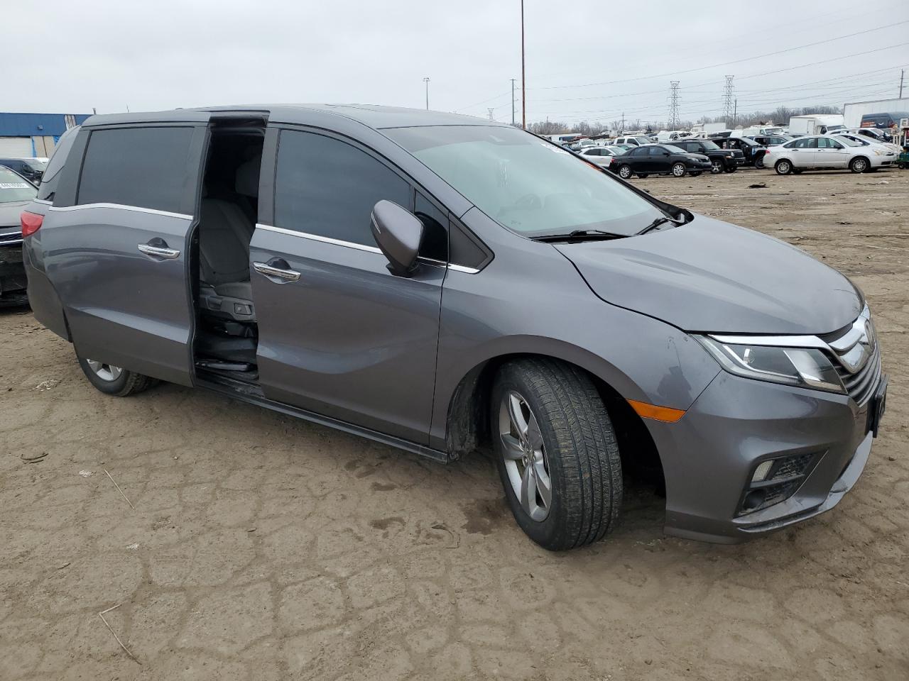 2018 Honda Odyssey VIN 5FNRL6H72JB022541 Copart auction photo, side / front end damage thumbnail 4