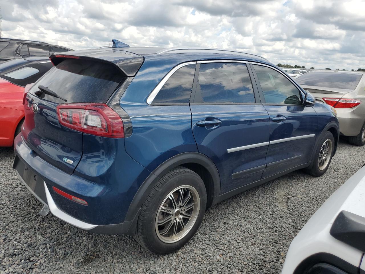 2019 KIA Niro VIN KNDCC3LC3K5353124 Copart auction photo, water/flood damage thumbnail 3