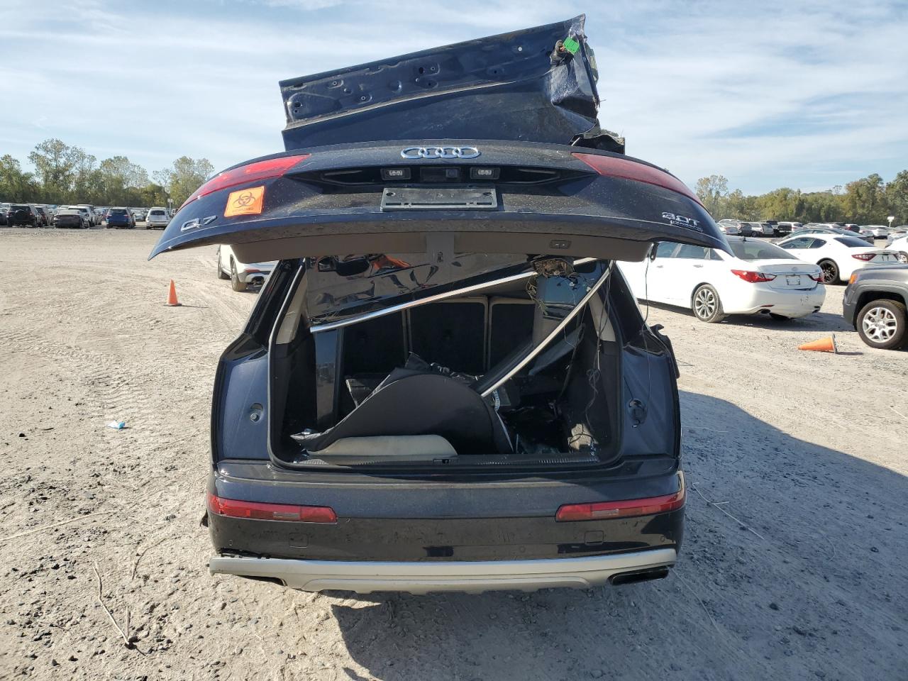 2017 Audi Q7 VIN WA1LAAF70HD018758 Copart auction photo, all over damage thumbnail 6