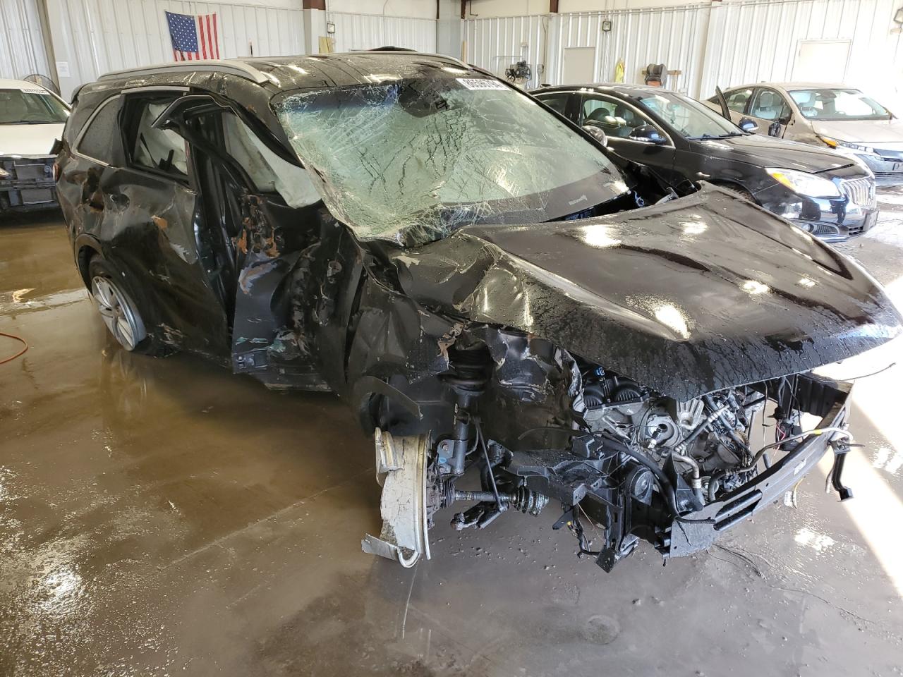 2018 KIA Sorento VIN 5XYPGDA56JG352958 Copart auction photo, all over damage thumbnail 4
