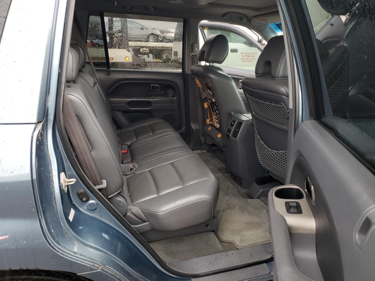 2007 Honda Pilot VIN 5FNYF18647B023048 Copart auction photo, rear end damage thumbnail 11