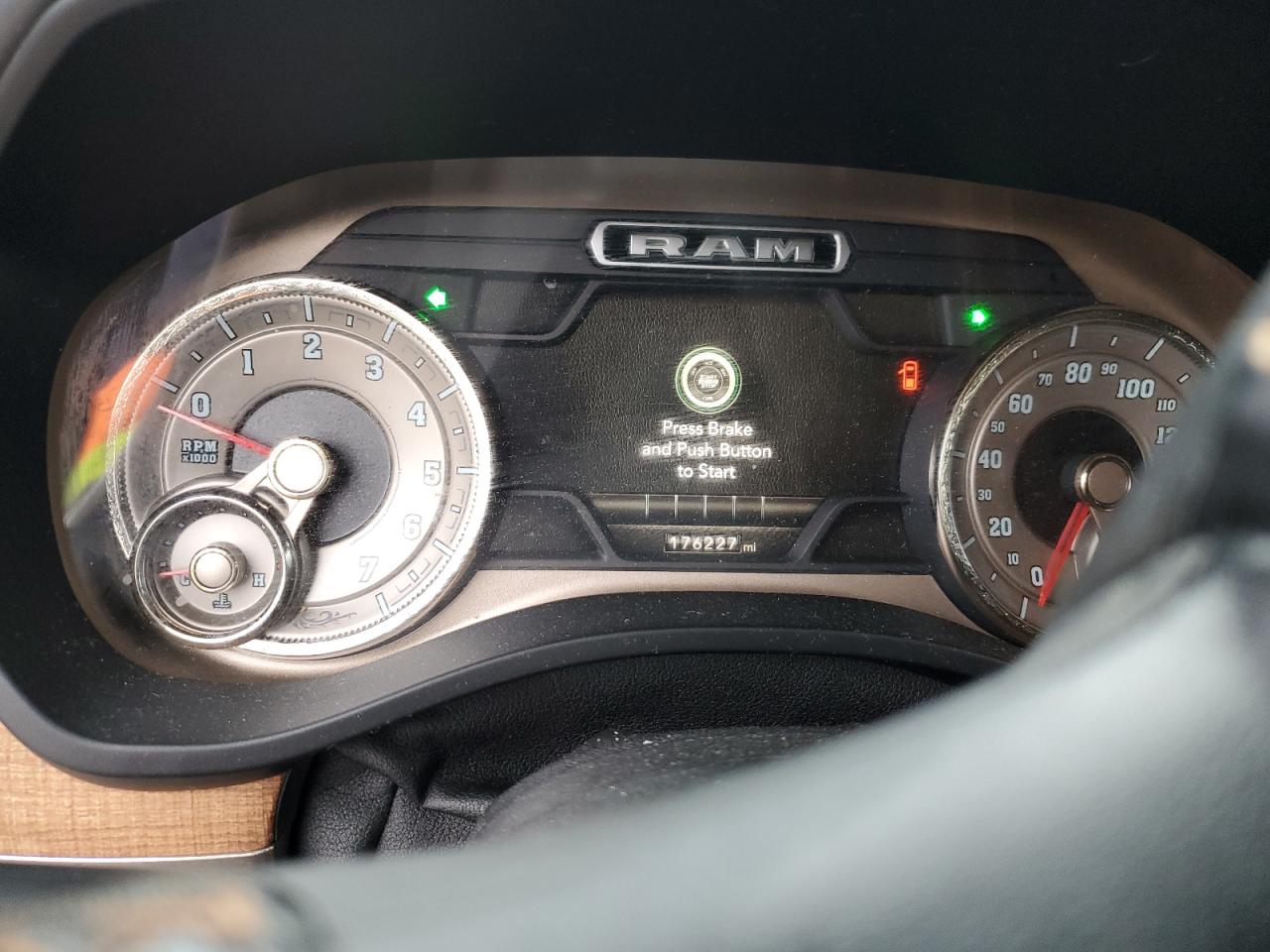 2019 RAM 1500 VIN 1C6RREKT1KN519699 Copart auction photo, minor dent/scratches / mechanical damage thumbnail 9