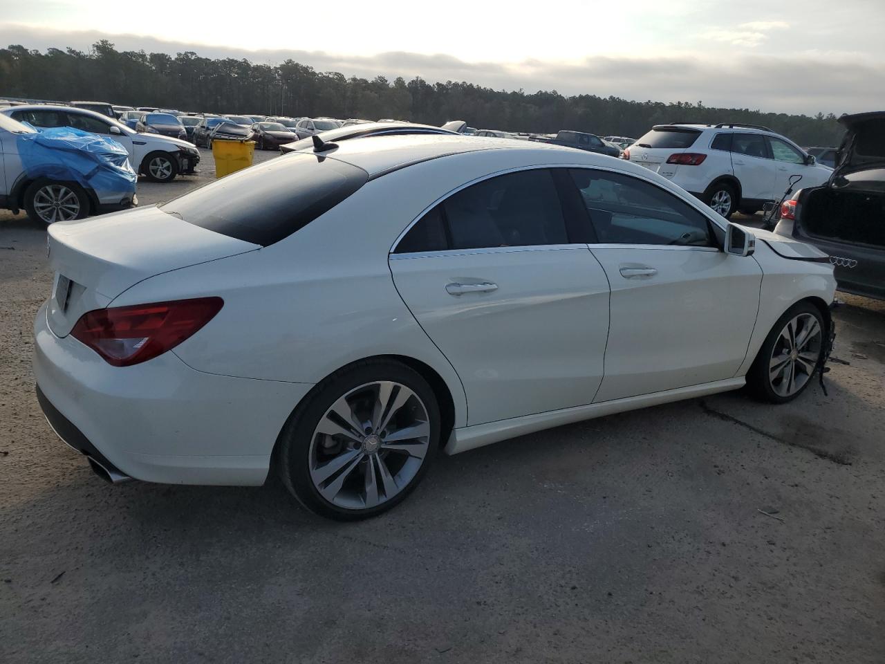 2015 Mercedes-Benz CLA-klasse VIN WDDSJ4EB1FN217517 Copart auction photo, biohazard/chemical / front end damage thumbnail 3
