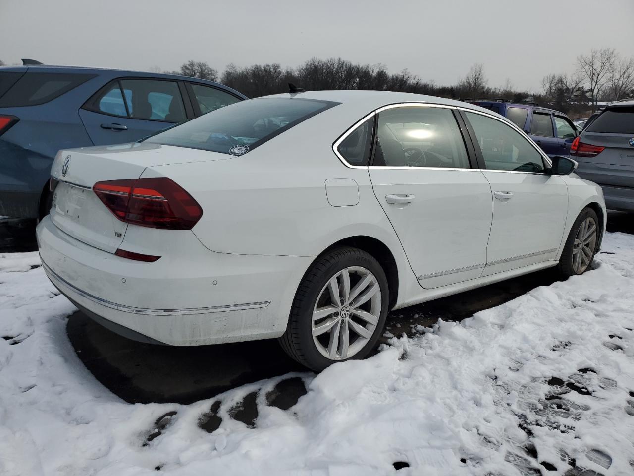 2018 Volkswagen Passat VIN 1VWCA7A33JC002673 Copart auction photo, front end damage thumbnail 3