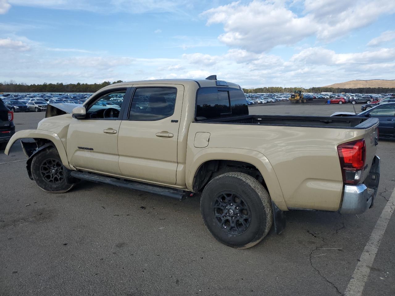 2020 Toyota Tacoma VIN 3TMCZ5AN8LM327080 Copart auction photo, front end / minor dent/scratches damage thumbnail 2