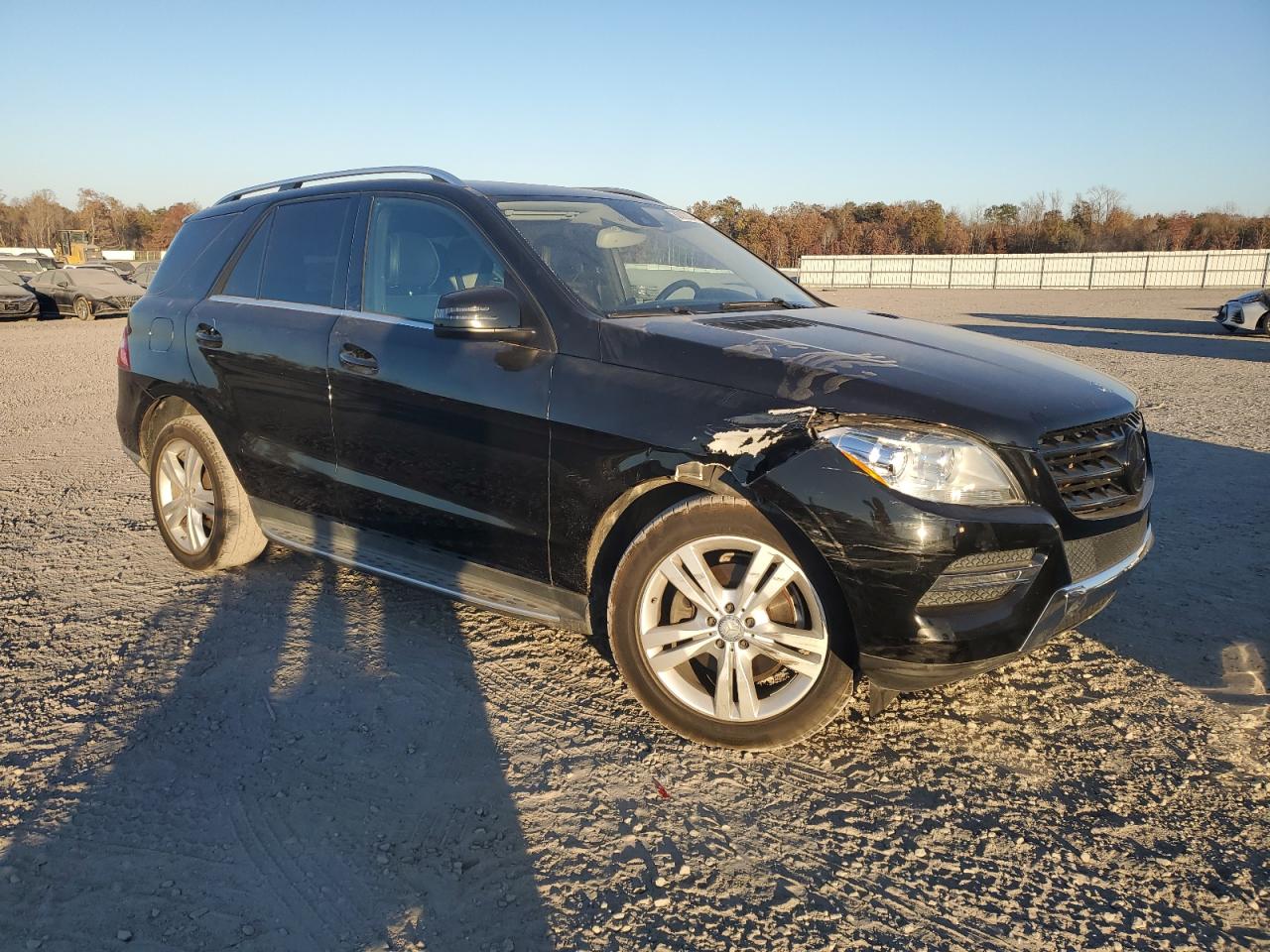 2014 Mercedes-Benz M-klasse VIN 4JGDA5HB0EA315881 Copart auction photo, front end / minor dent/scratches damage thumbnail 4