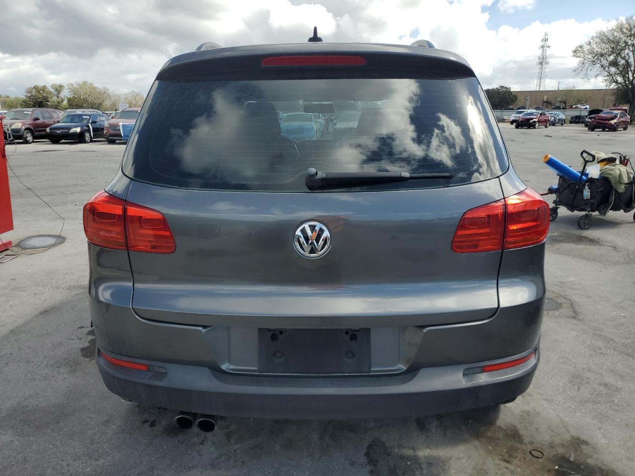 2015 Volkswagen Tiguan VIN WVGAV7AX0FW611433 Copart auction photo, front end / side damage thumbnail 6