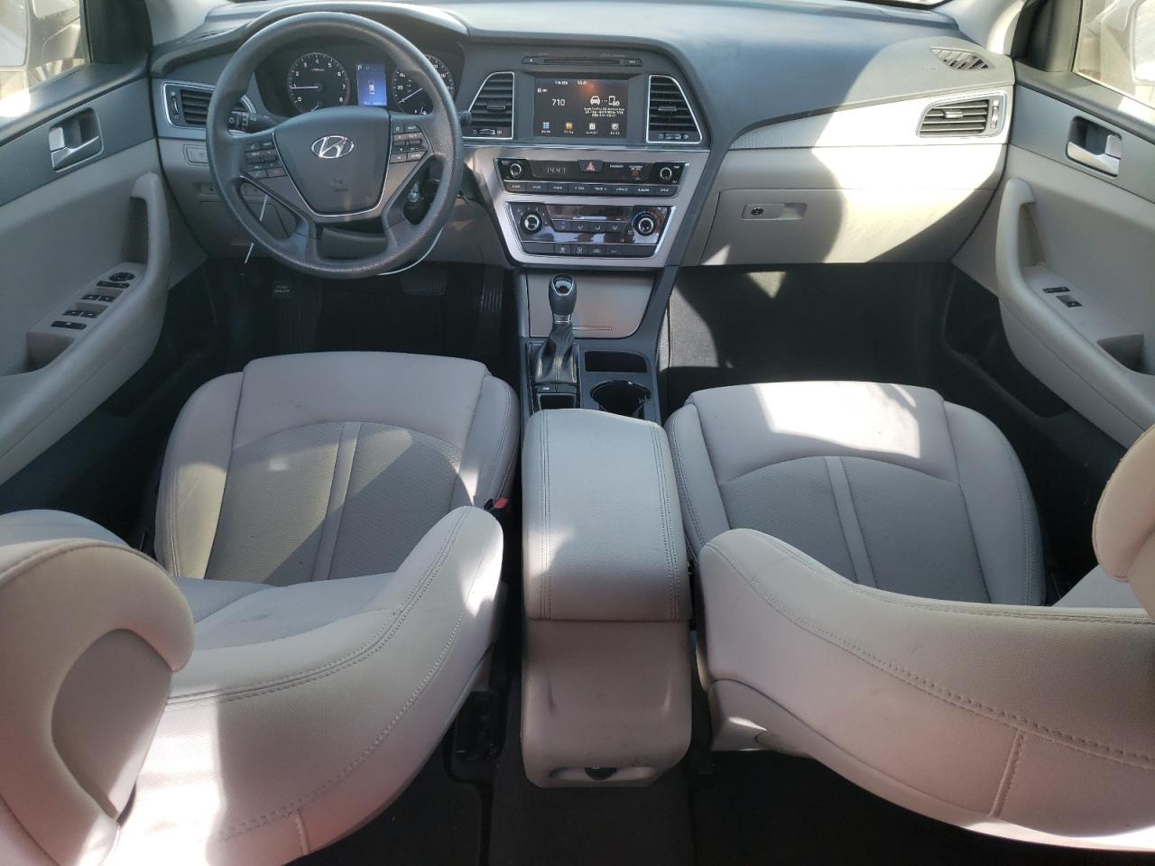 2017 Hyundai Sonata VIN 5NPE24AFXHH569981 Copart auction photo, vandalism / front end damage thumbnail 8