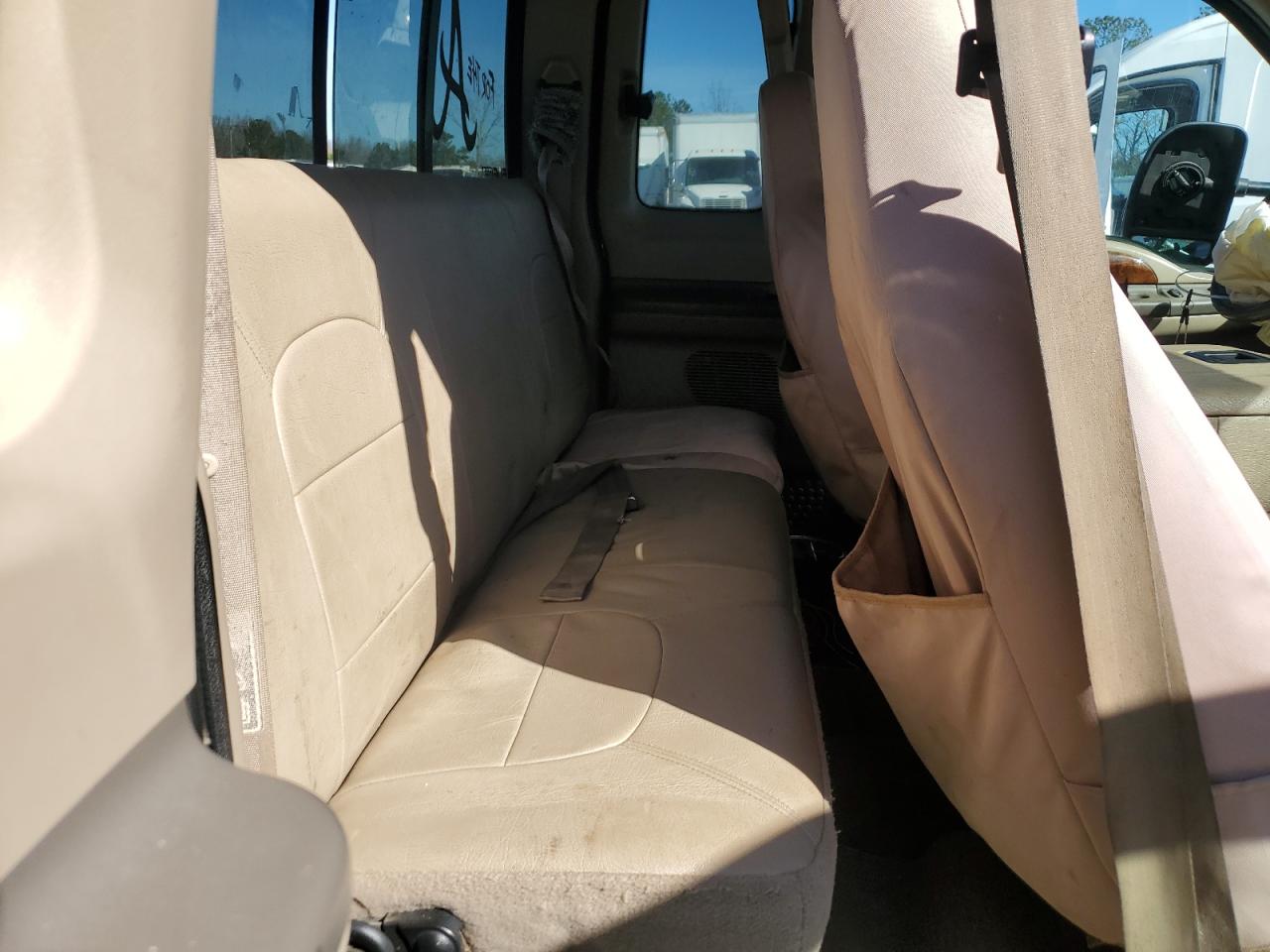 2000 Ford F350 VIN 1FTSX30F6YEA06698 Copart auction photo, all over damage thumbnail 10