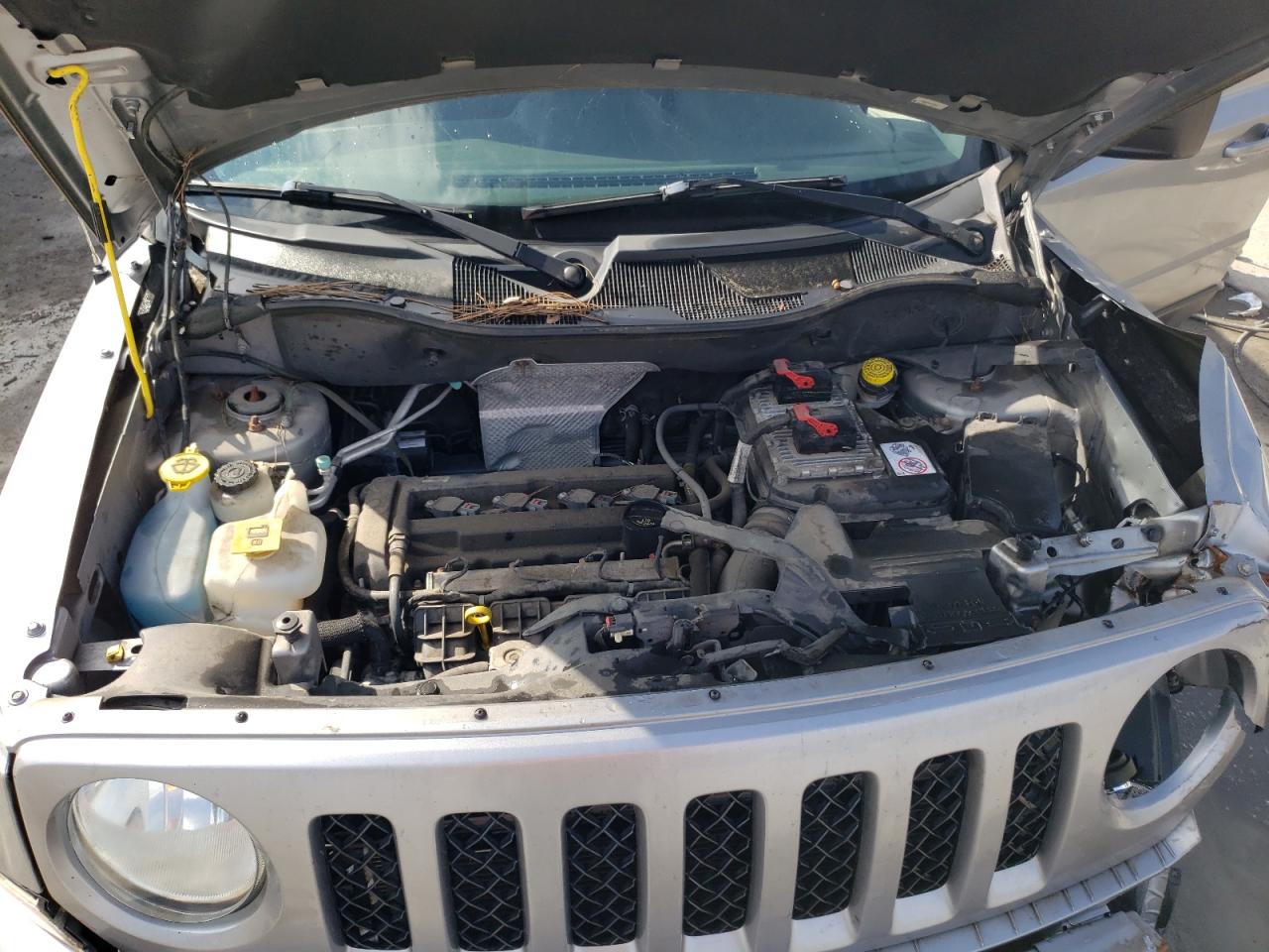 2015 Jeep Liberty (Patriot) VIN 1C4NJPFA6FD186608 Copart auction photo, front end damage thumbnail 12
