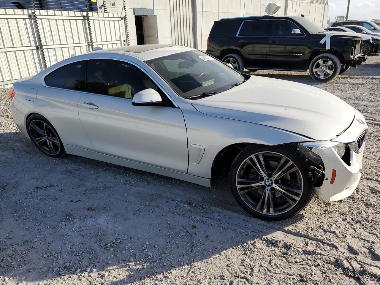 2017 BMW 4er VIN WBA4R7C34HK896449 Copart auction photo, front end damage thumbnail 4