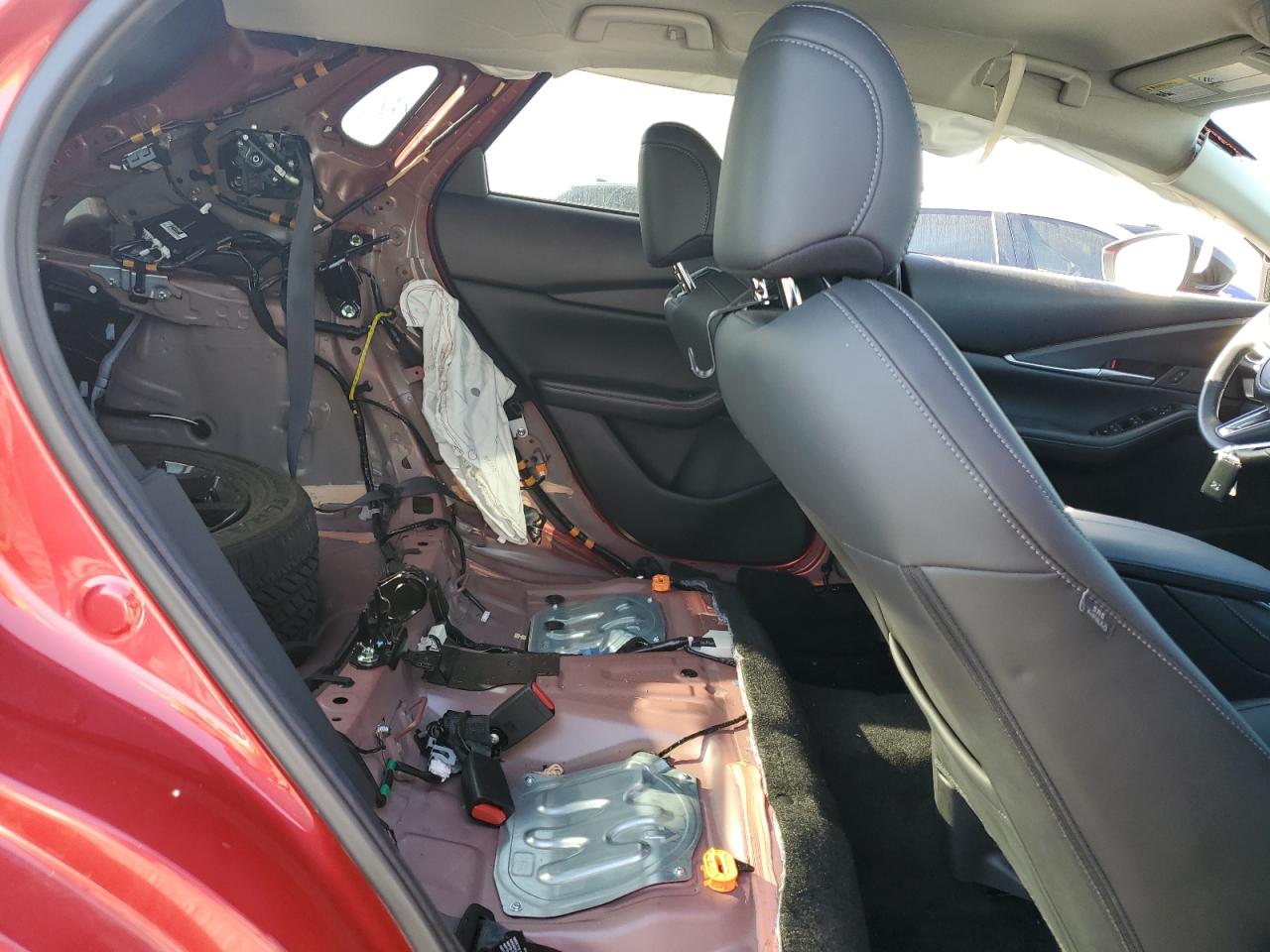 2024 Mazda CX-30 VIN 3MVDMBBM3RM630783 Copart auction photo, side / rear end damage thumbnail 11