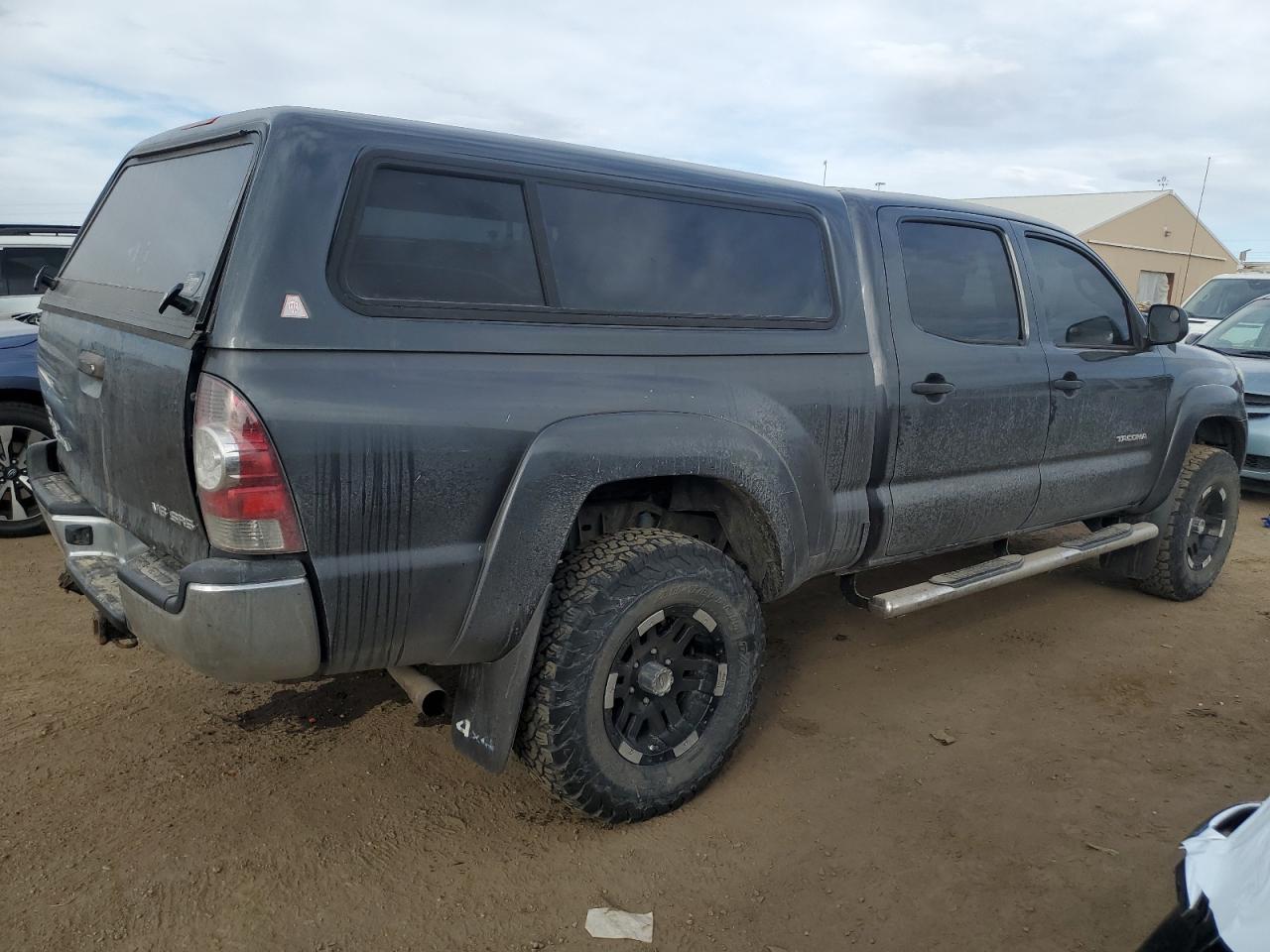 2011 Toyota Tacoma VIN 3TMMU4FNXBM030168 Copart auction photo, rear end damage thumbnail 3
