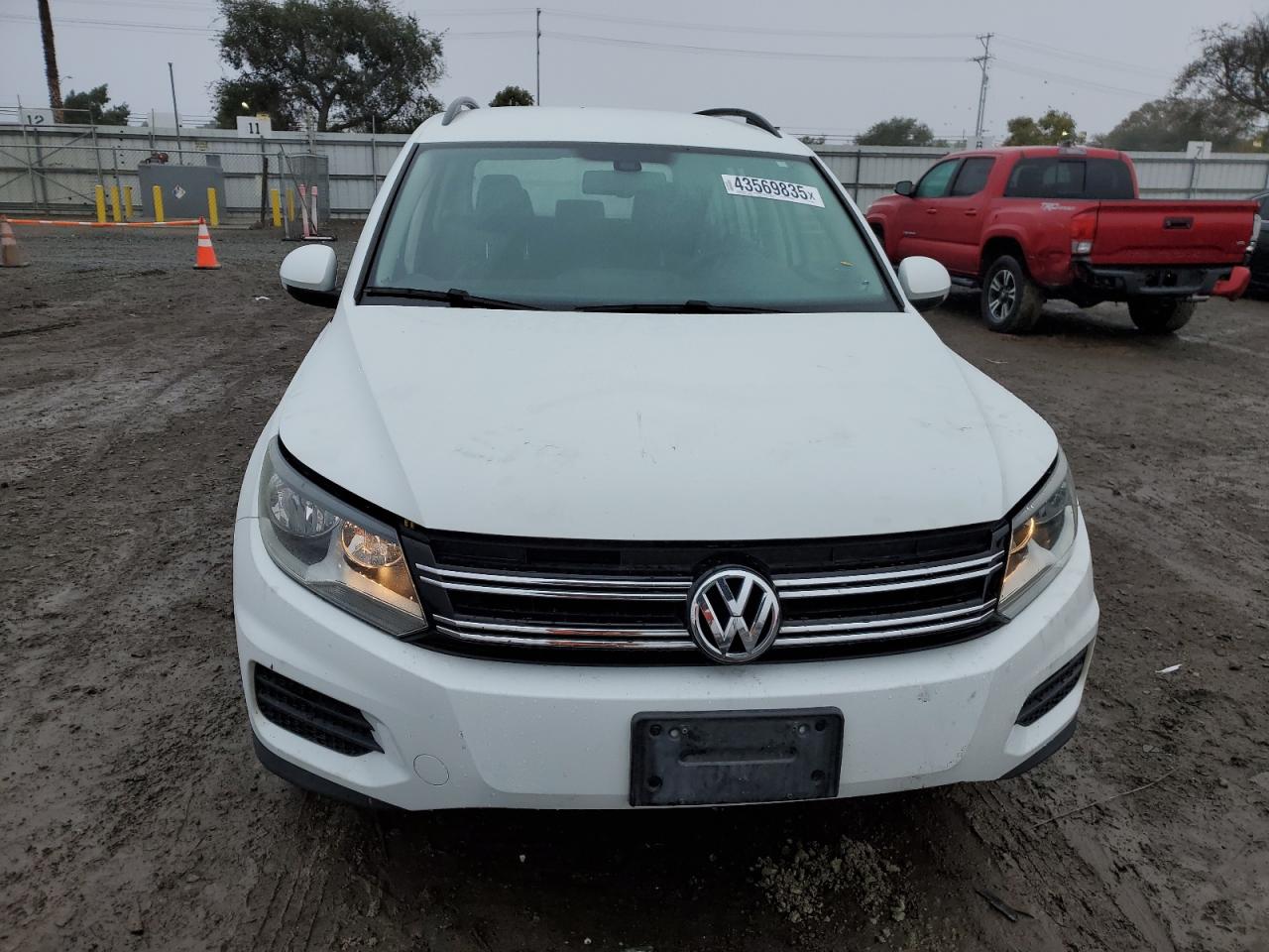 2016 Volkswagen Tiguan VIN WVGAV7AX9GW603817 Copart auction photo, rear end damage thumbnail 5