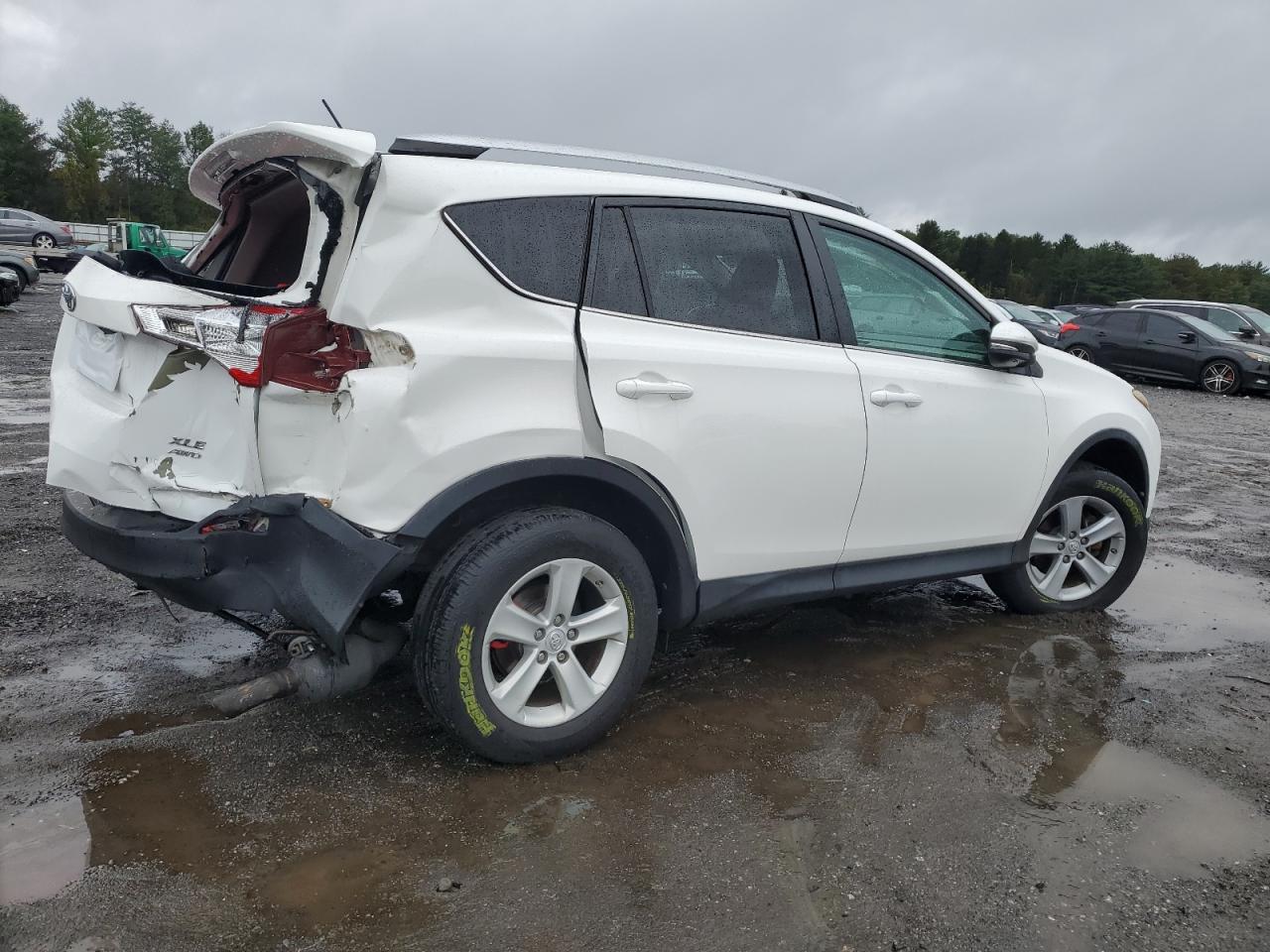 2013 Toyota RAV 4 VIN 2T3RFREV8DW045591 Copart auction photo, rear end / minor dent/scratches damage thumbnail 3