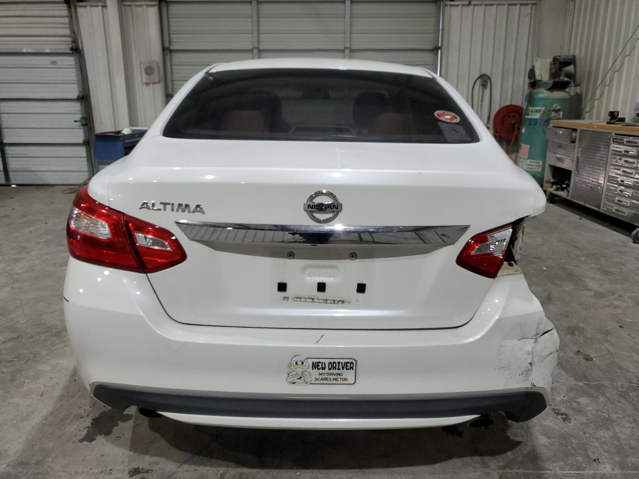 2016 Nissan Altima VIN 1N4AL3AP2GN346997 Copart auction photo, rear end / minor dent/scratches damage thumbnail 6