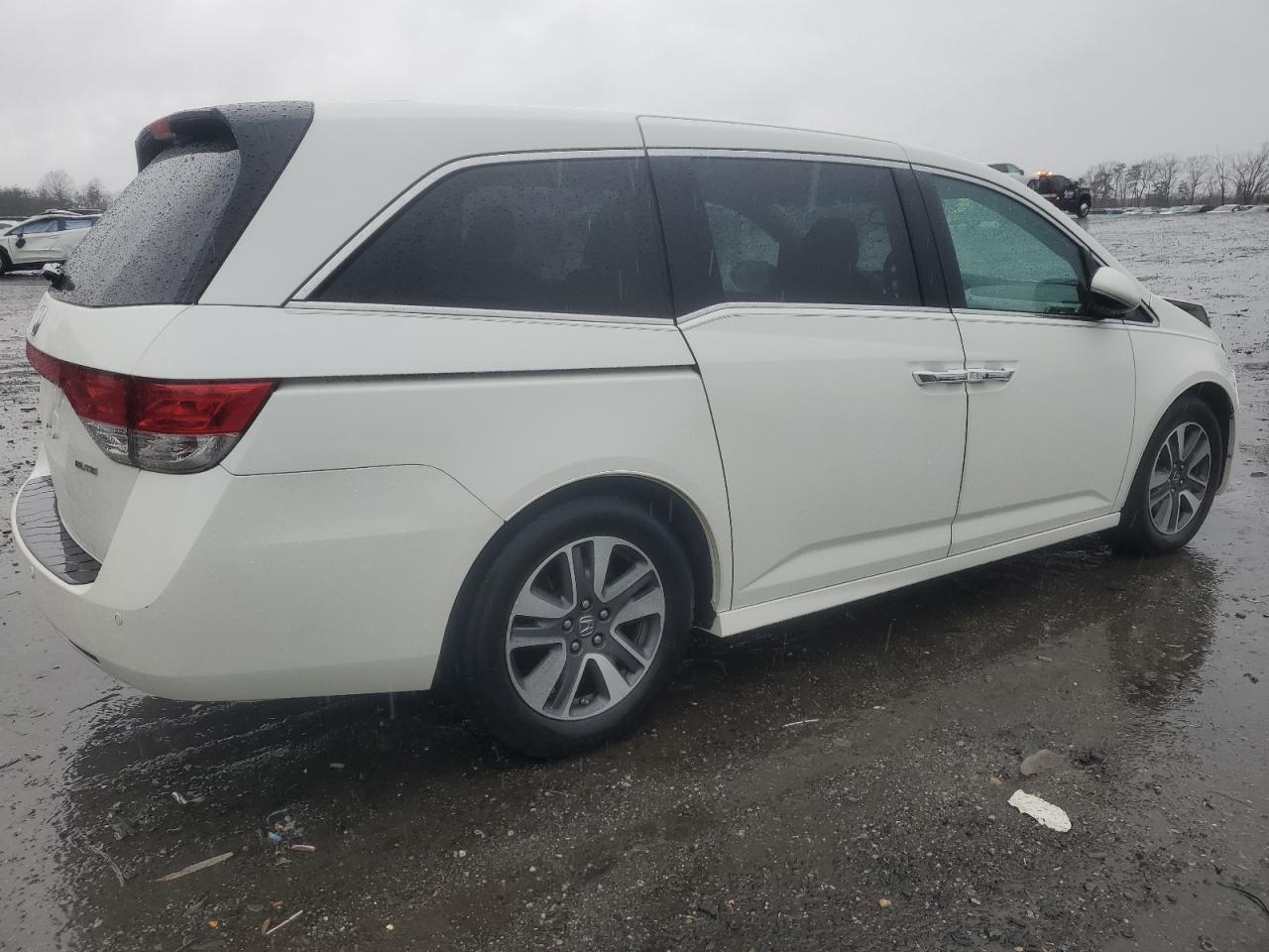 2015 Honda Odyssey VIN 5FNRL5H94FB001645 Copart auction photo, front end damage thumbnail 3