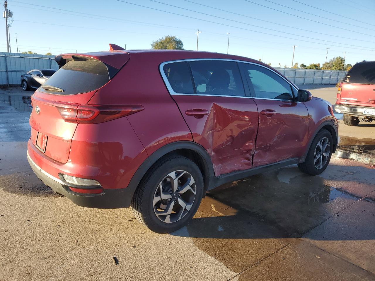 2021 KIA Sportage VIN KNDPM3AC9M7940016 Copart auction photo, side / minor dent/scratches damage thumbnail 3