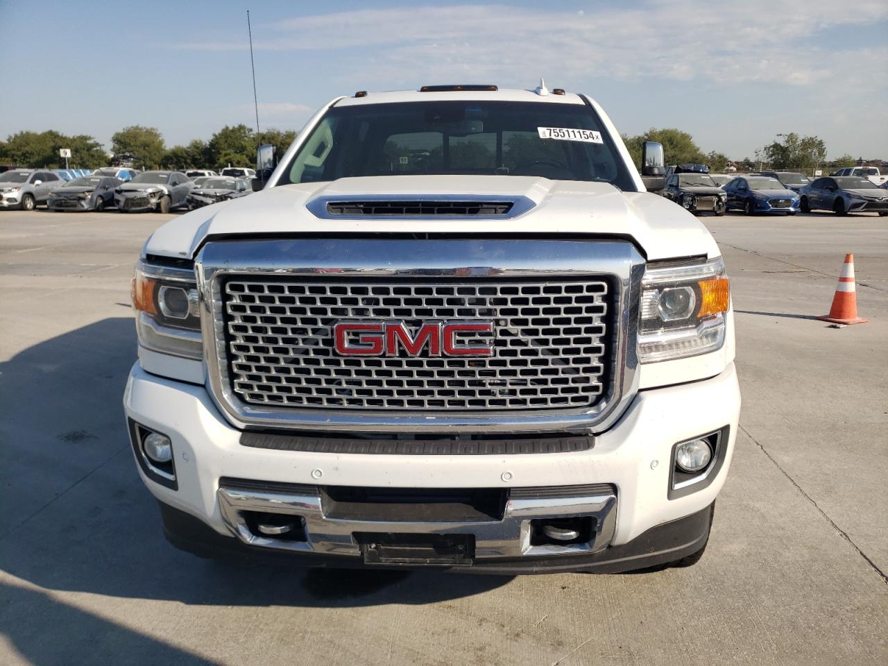 2017 GMC Sierra VIN 1GT12UEY2HF229566 Copart auction photo, vandalism damage thumbnail 5
