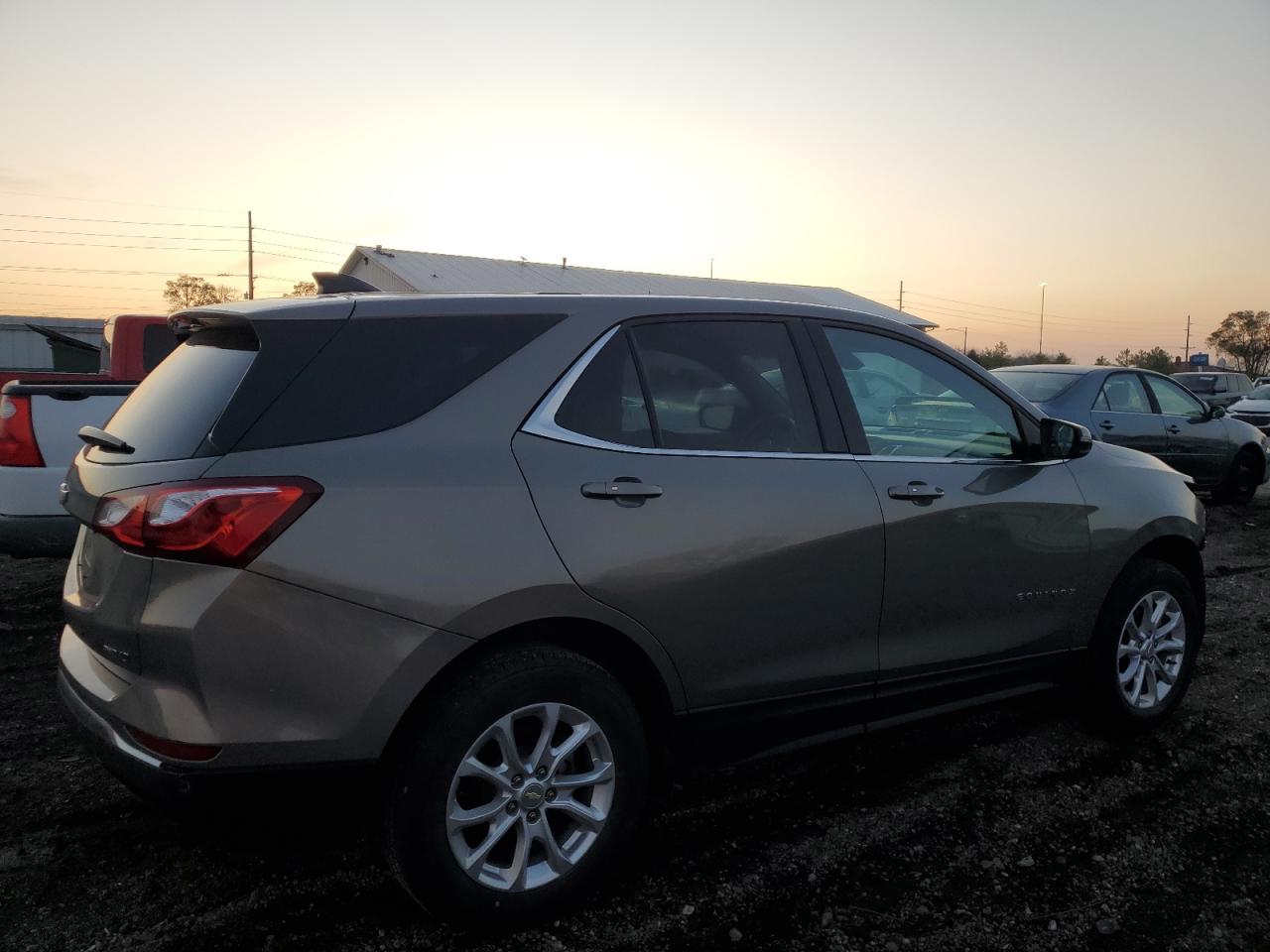 2019 Chevrolet Equinox VIN 3GNAXUEV5KS525747 Copart auction photo, front end damage thumbnail 3