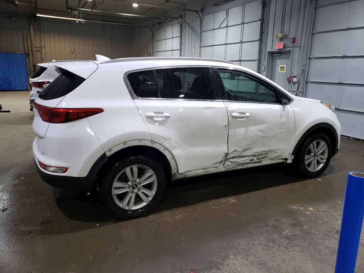 2017 KIA Sportage VIN KNDPM3AC7H7036784 Copart auction photo, side / minor dent/scratches damage thumbnail 3