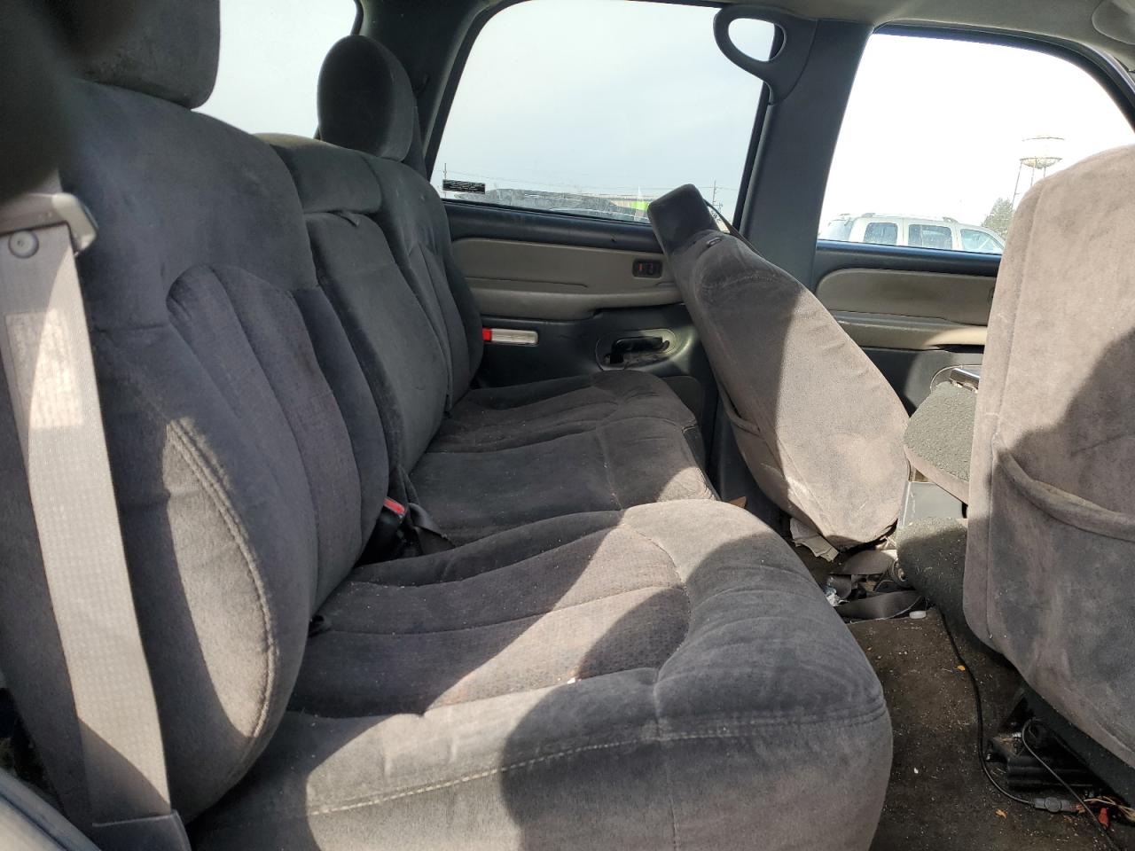 2000 Chevrolet Tahoe VIN 1GNEK13T2YJ190795 Copart auction photo, front end / rear end damage thumbnail 11