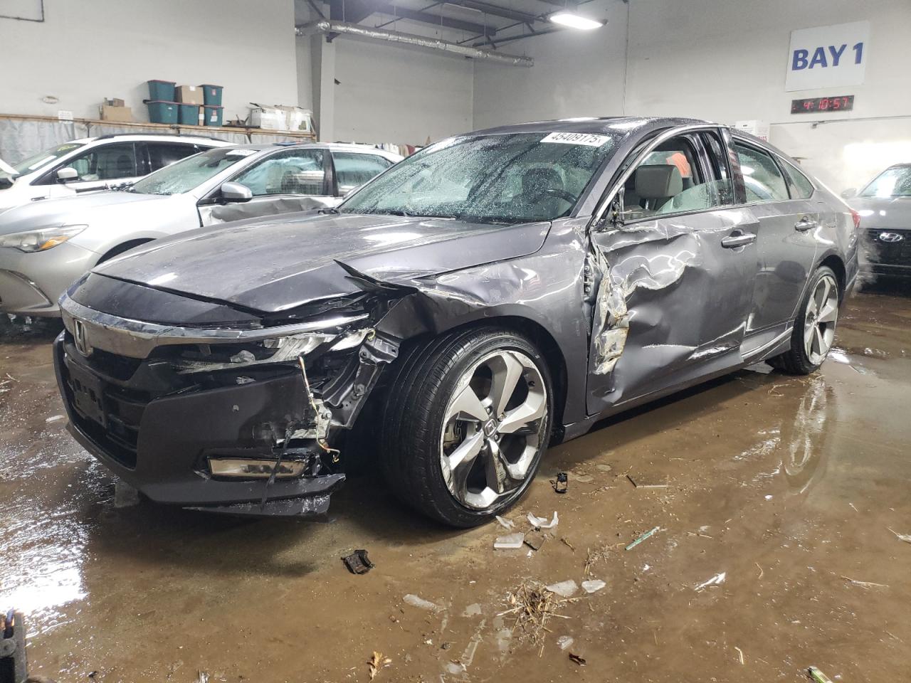 2018 Honda Accord VIN 1HGCV2F92JA044806