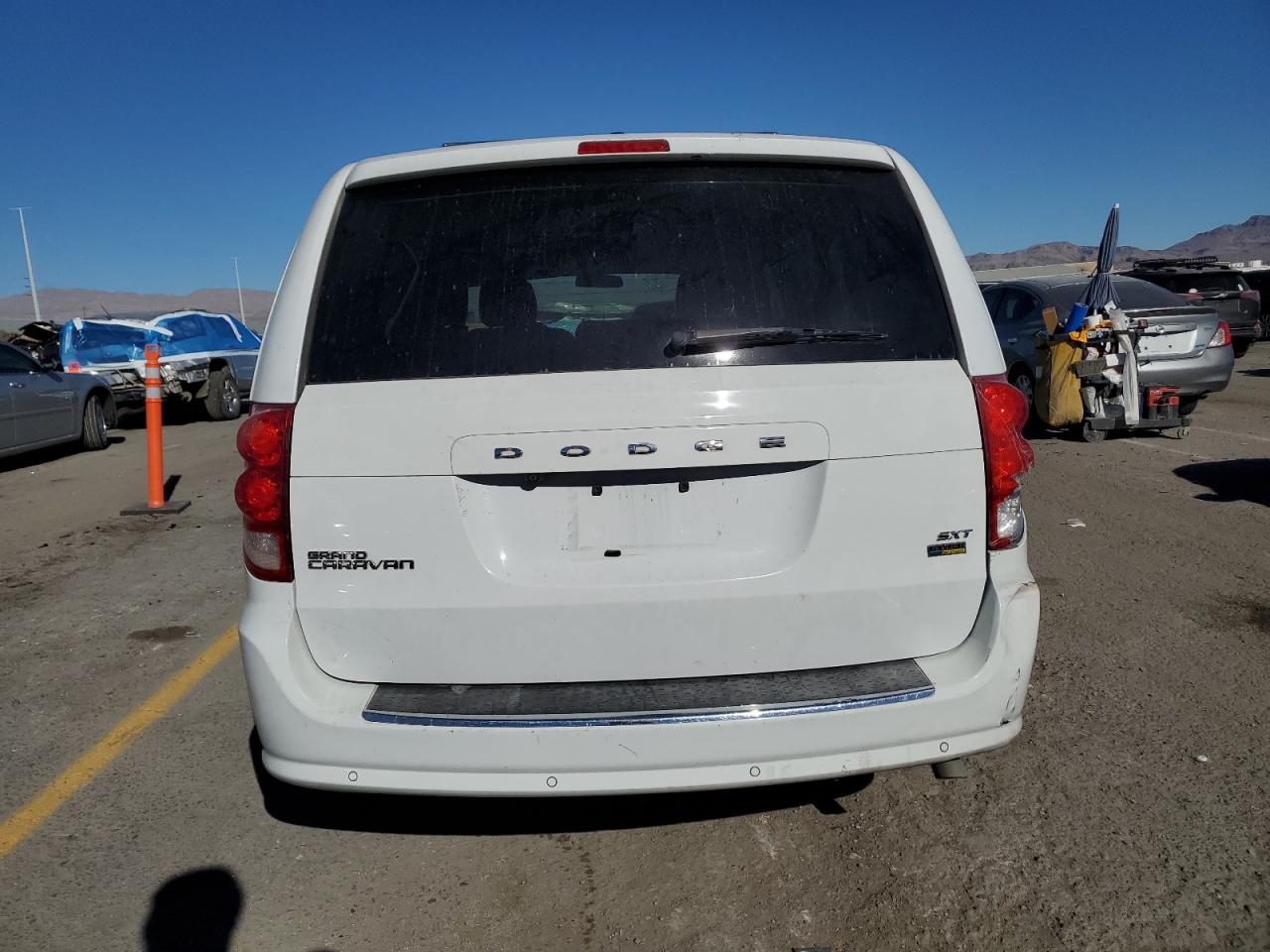 2016 Dodge Caravan VIN 2C4RDGCG7GR338931 Copart auction photo, front end damage thumbnail 6