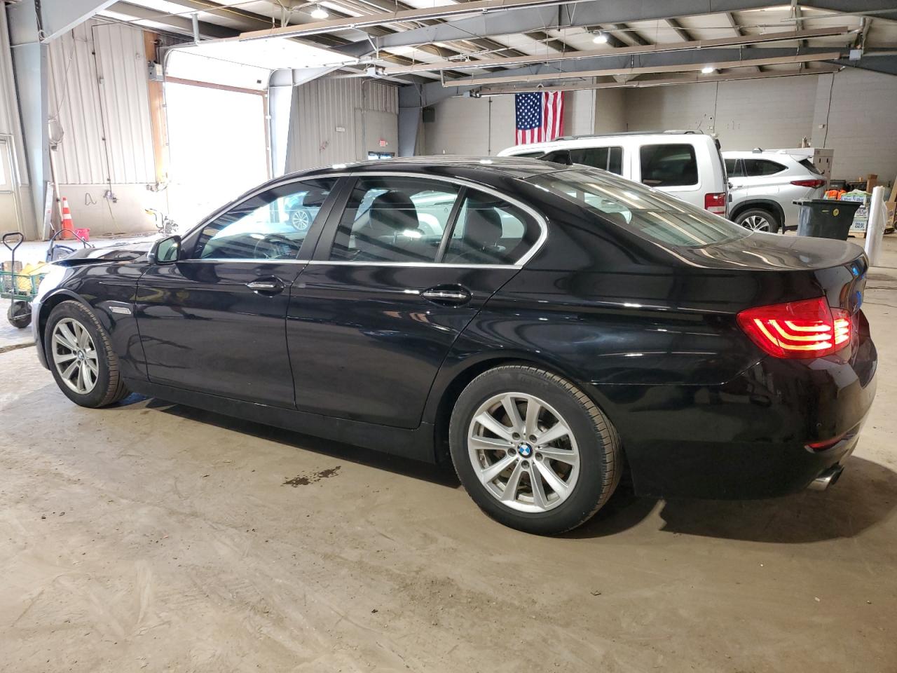 2016 BMW 5er VIN WBA5A7C50GG642834 Copart auction photo, front end damage thumbnail 2