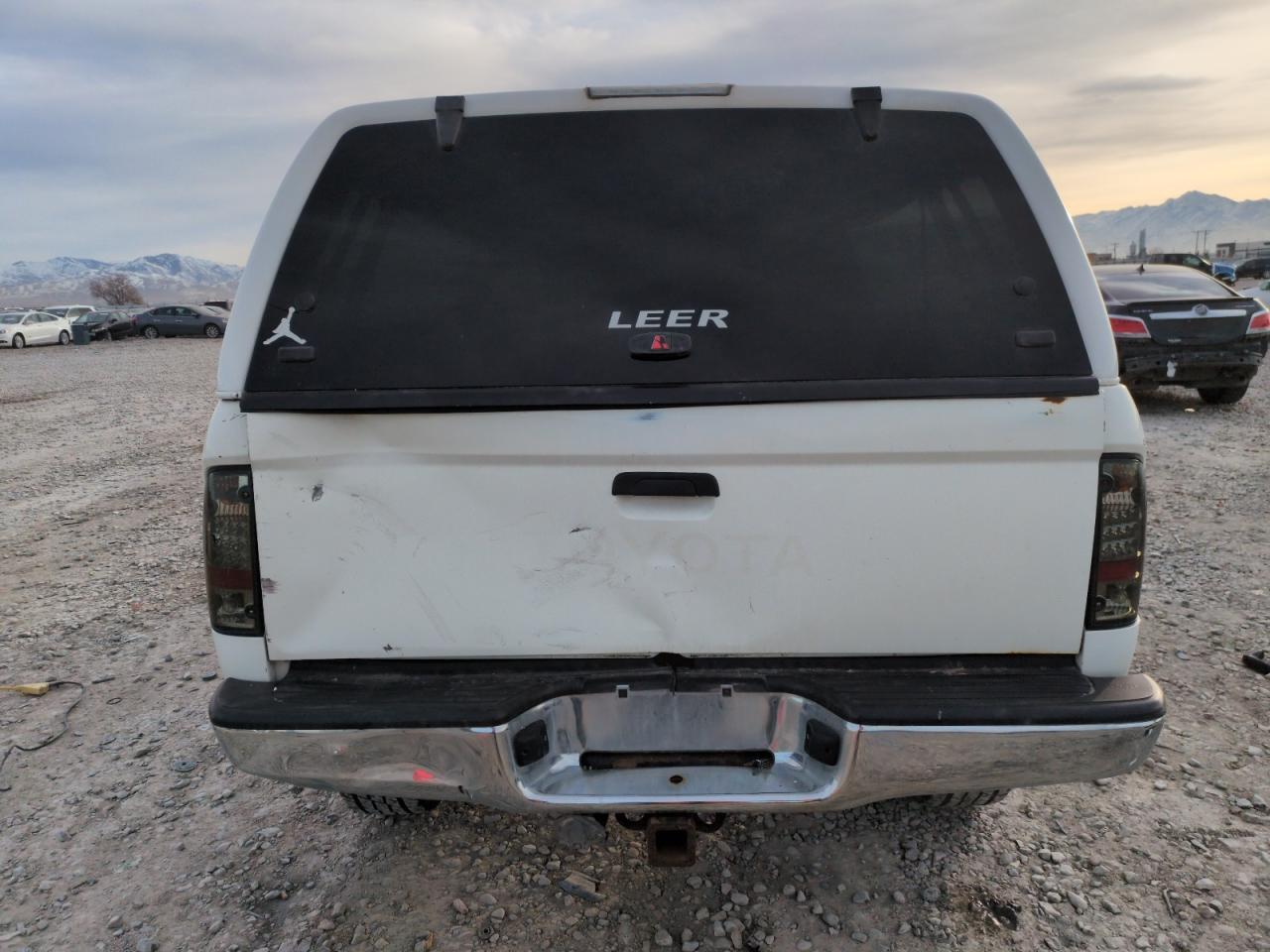 1997 Toyota Tacoma VIN 4TAWN74N8VZ266598 Copart auction photo, front end damage thumbnail 6