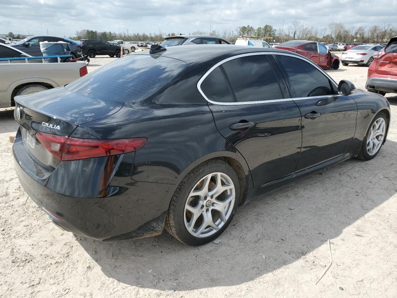 2019 Alfa Romeo Giulia VIN ZARFAMBN1K7602025 Copart auction photo, normal wear / minor dent/scratches damage thumbnail 3