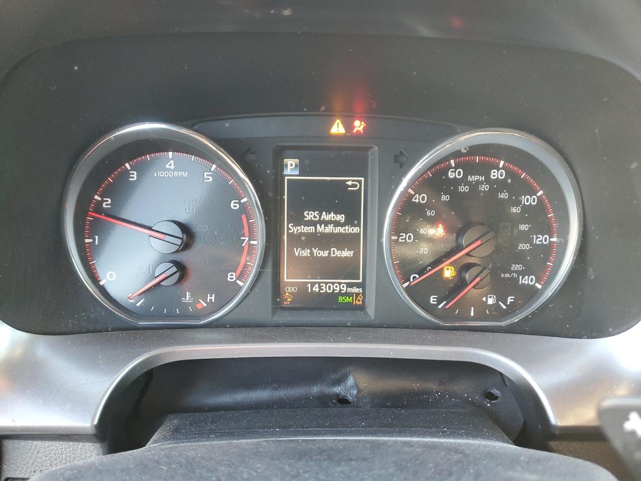2018 Toyota RAV 4 VIN JTMJFREV9JJ184796 Copart auction photo, front end / side damage thumbnail 9